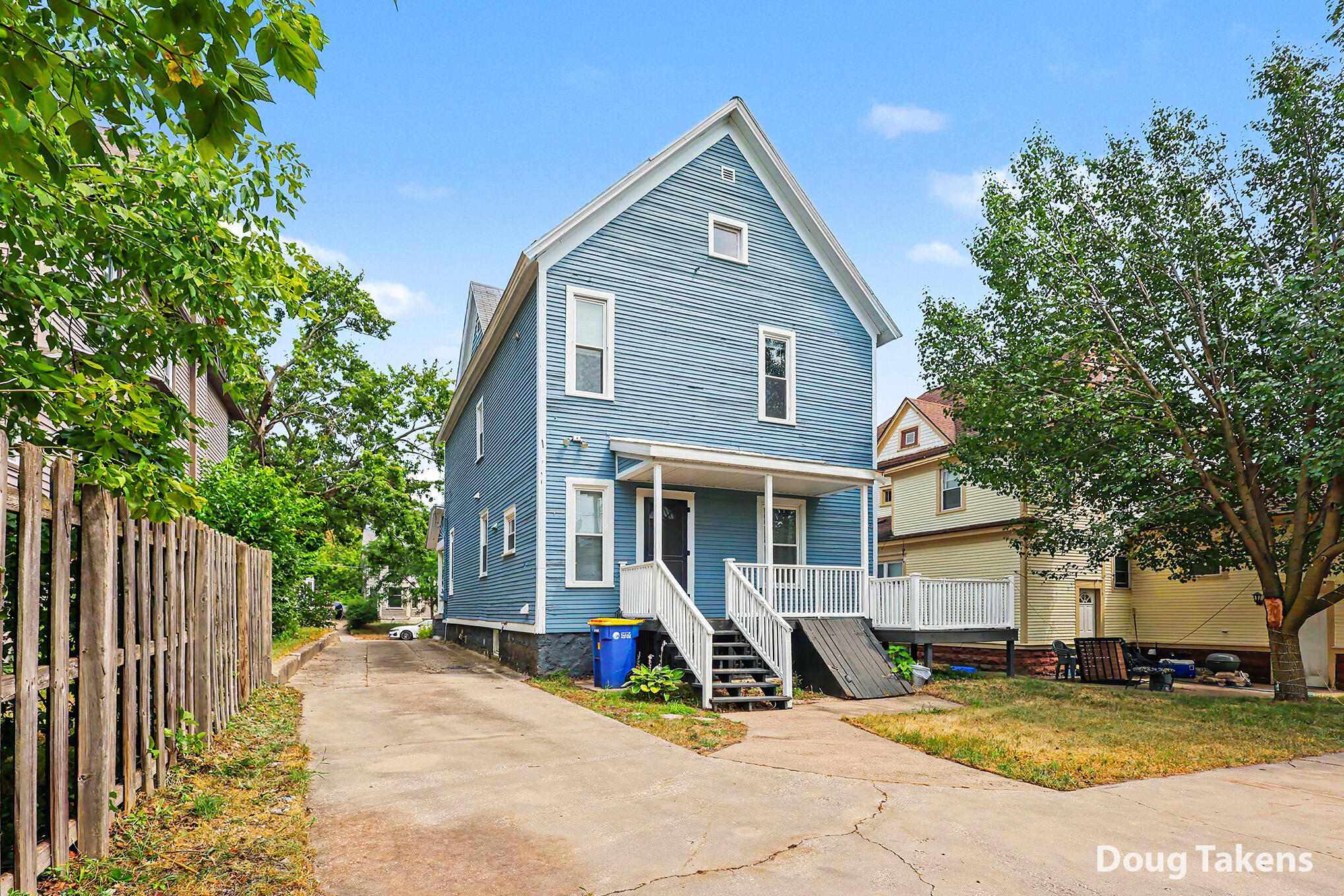 735 Paris Avenue SE Grand Rapids MI 49503