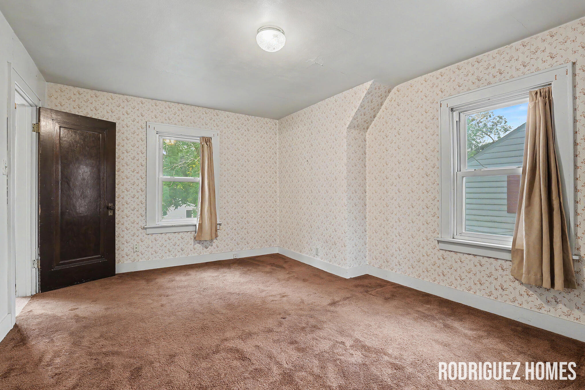 120 W 28th Street Holland MI 49423