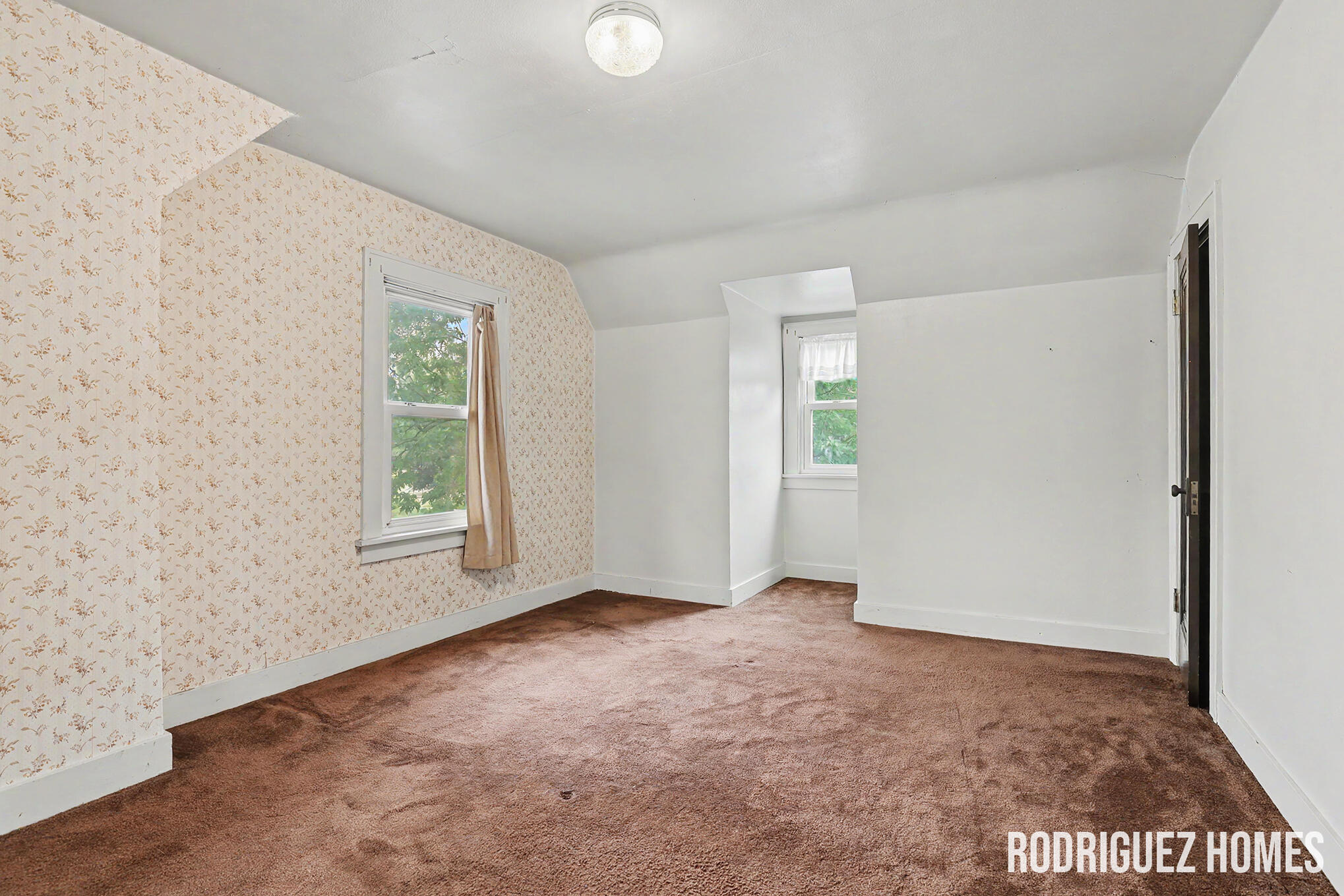 120 W 28th Street Holland MI 49423