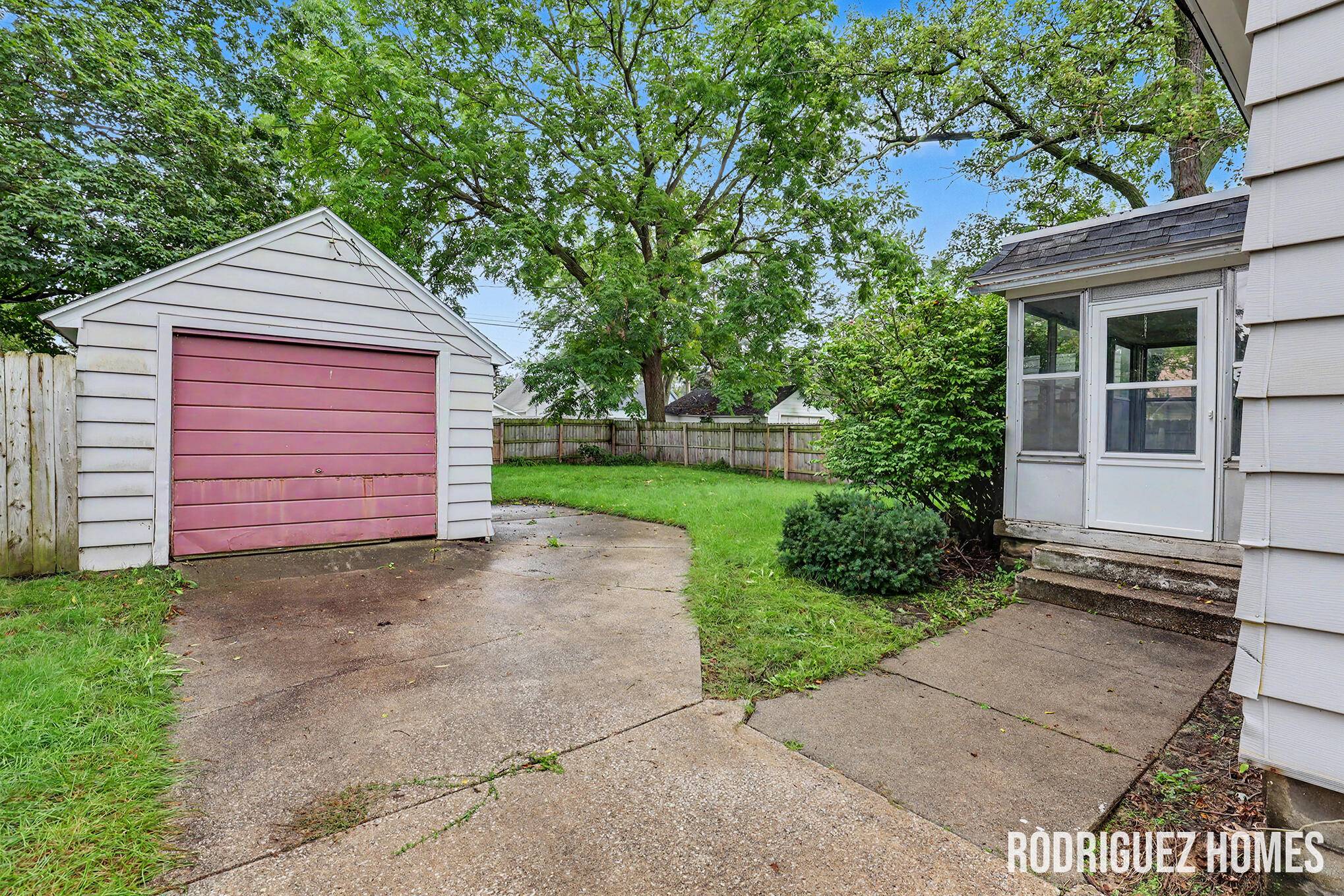 120 W 28th Street Holland MI 49423