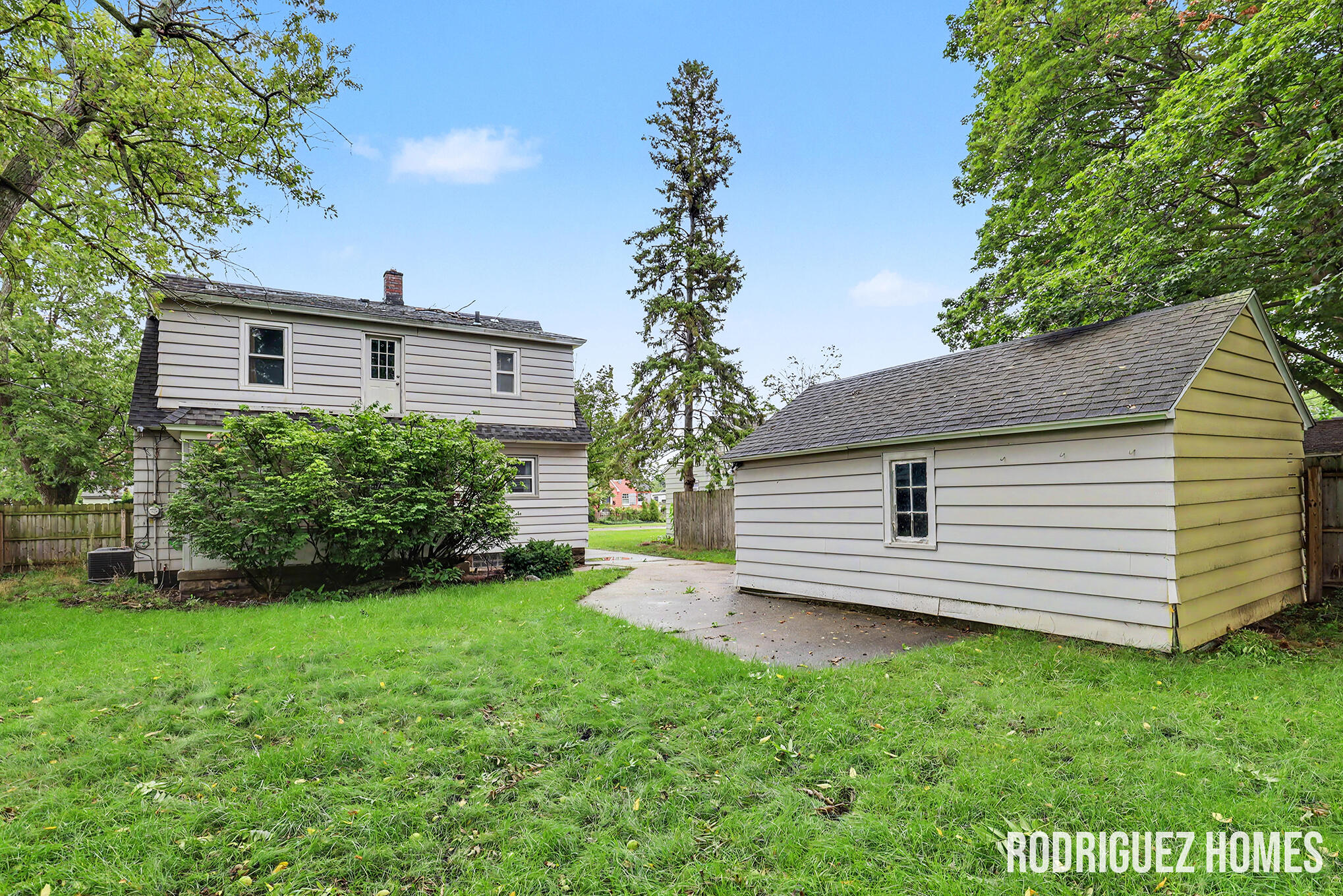120 W 28th Street Holland MI 49423