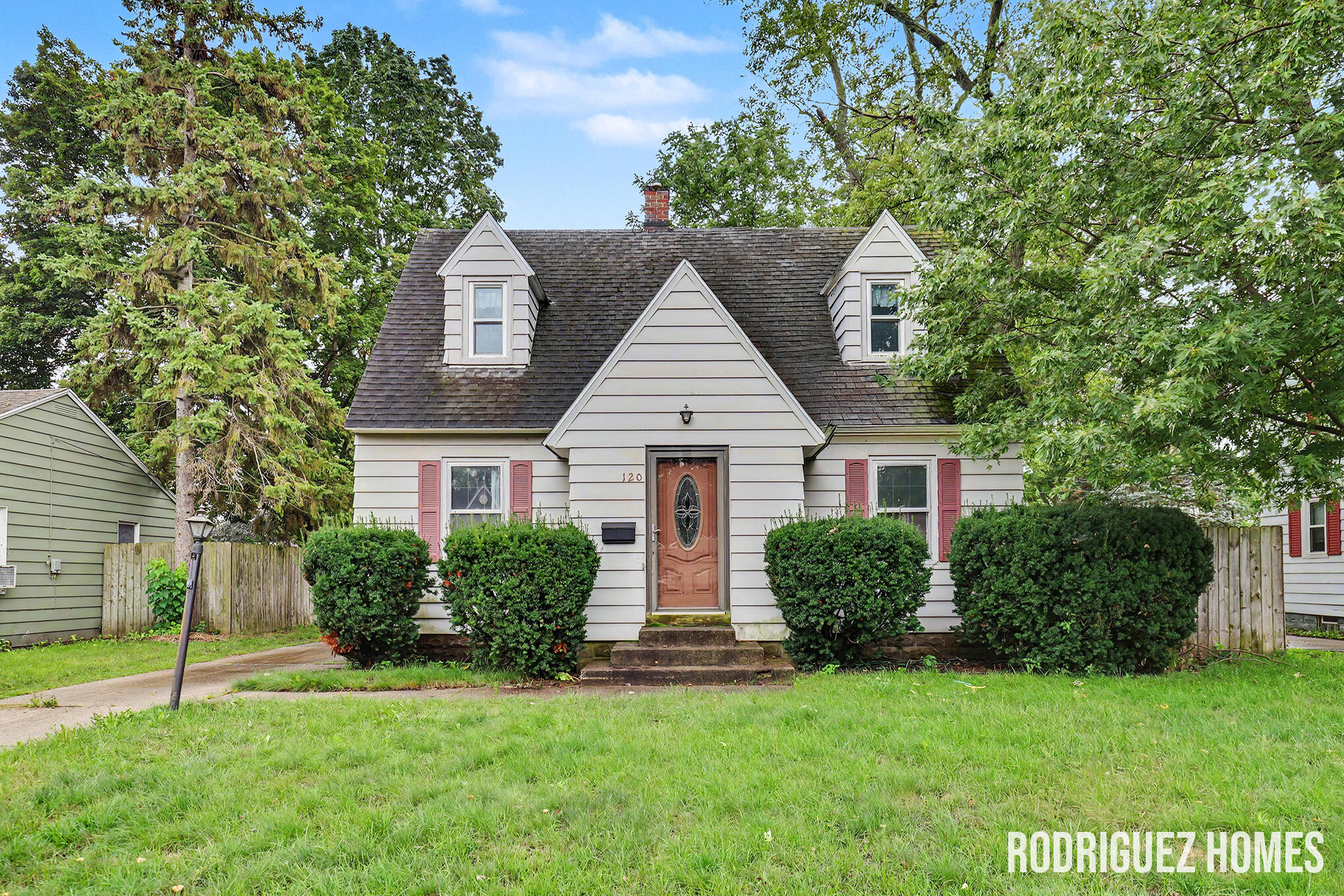 120 W 28th Street Holland MI 49423
