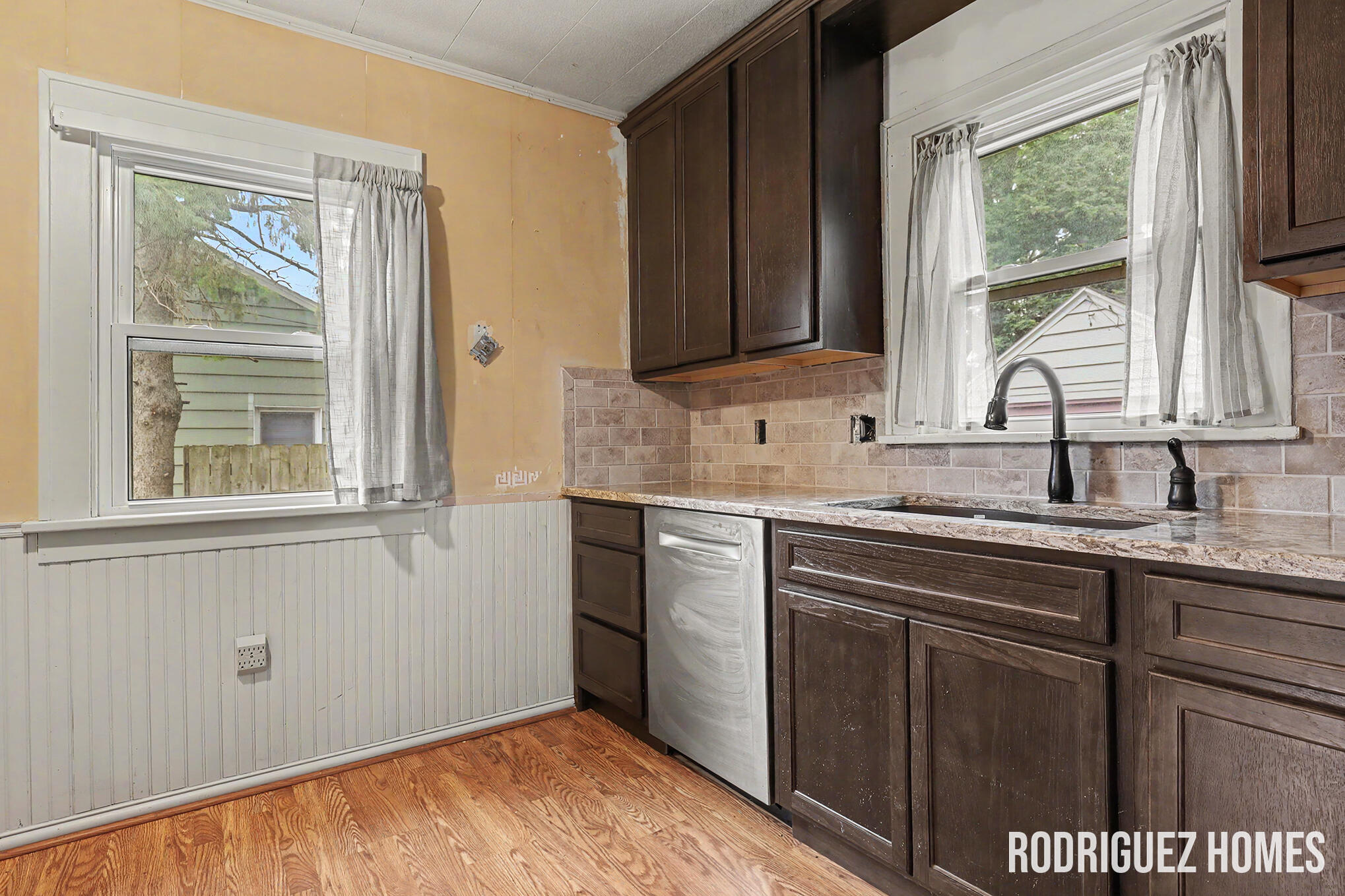 120 W 28th Street Holland MI 49423