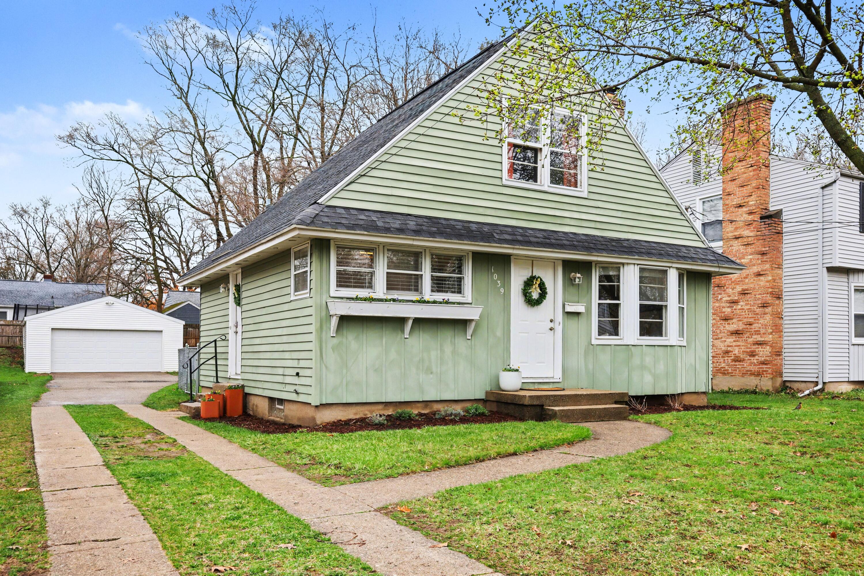 1039 Ottillia Street SE Grand Rapids MI 49507