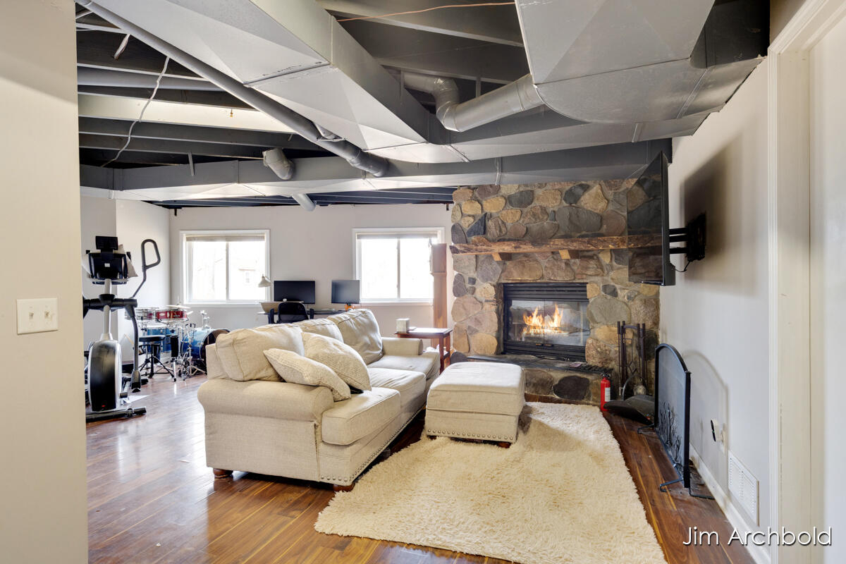 2447 Roberts Road Muskegon MI 49445