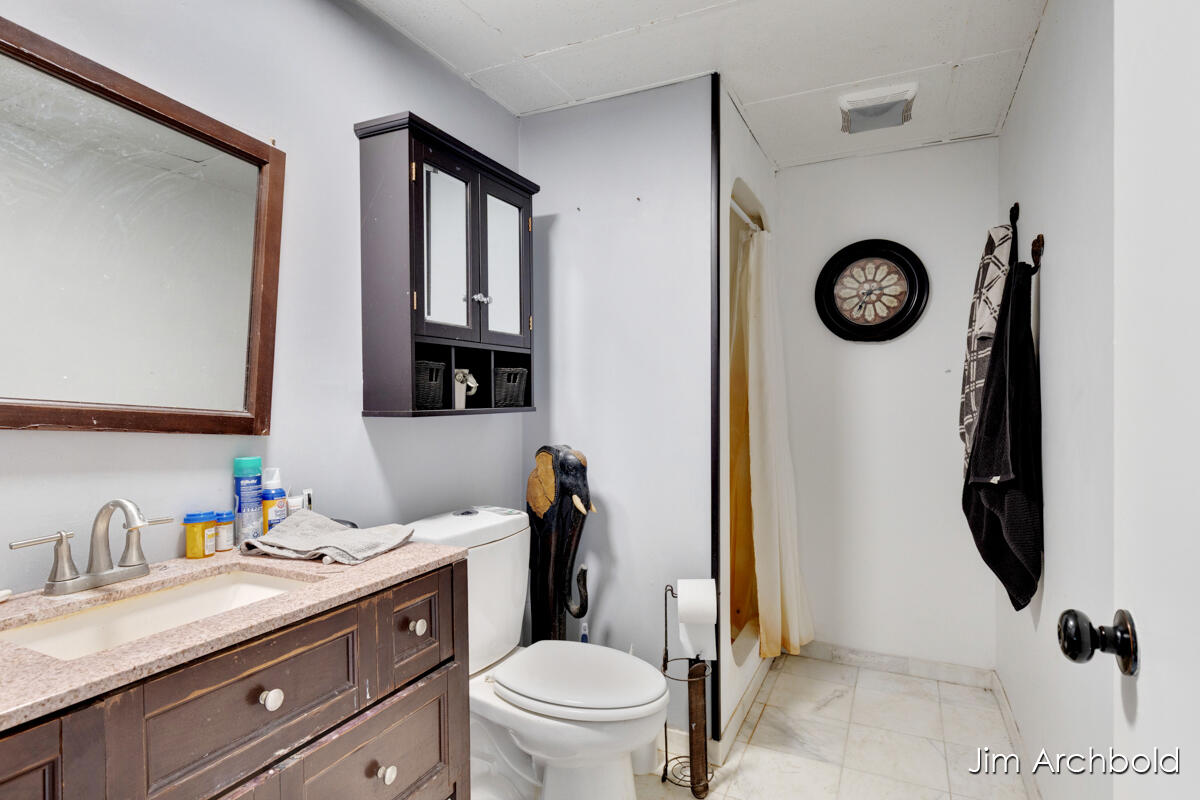 2447 Roberts Road Muskegon MI 49445