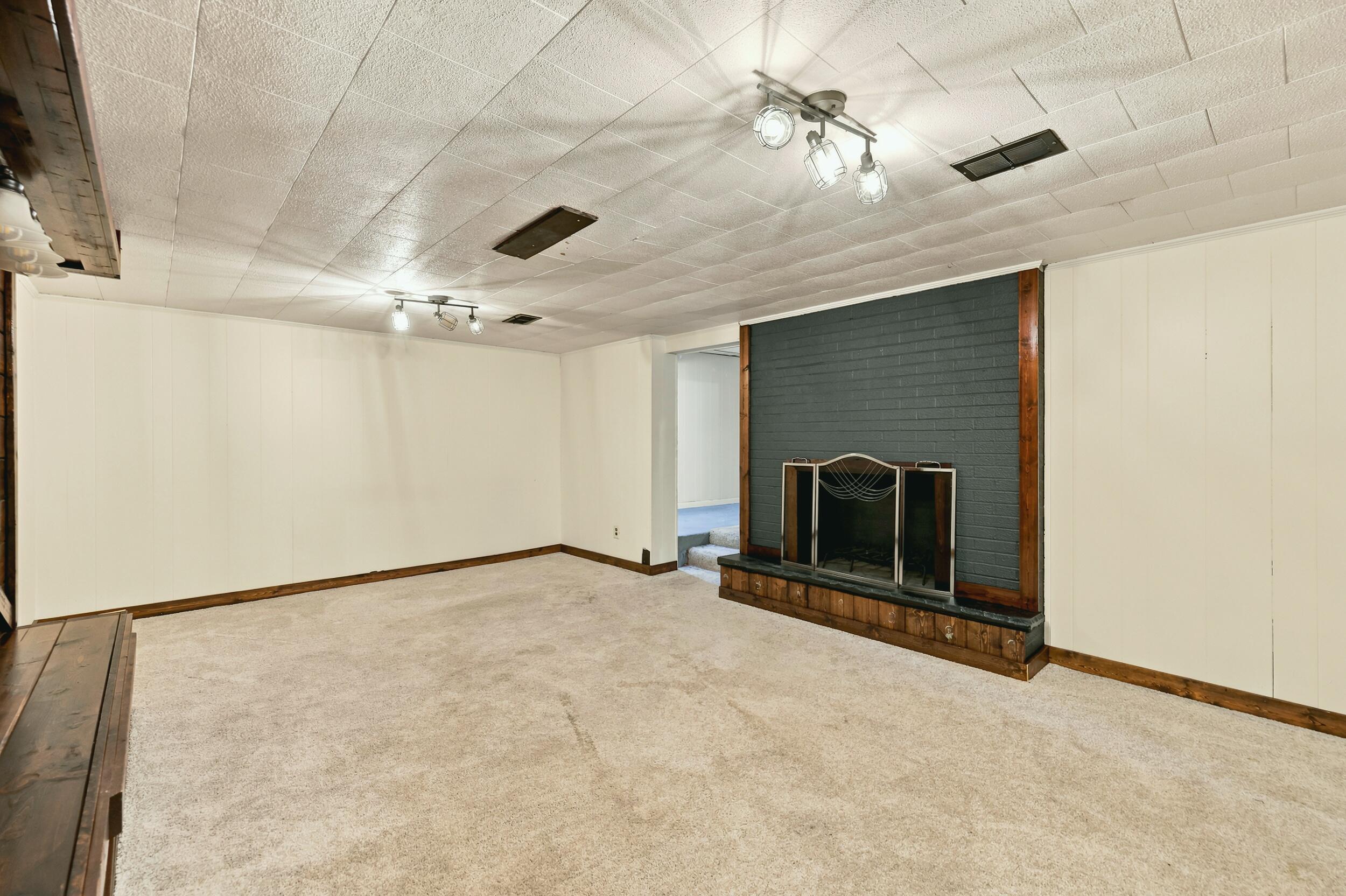 200 NE Lawndale Avenue Grand Rapids MI 49503