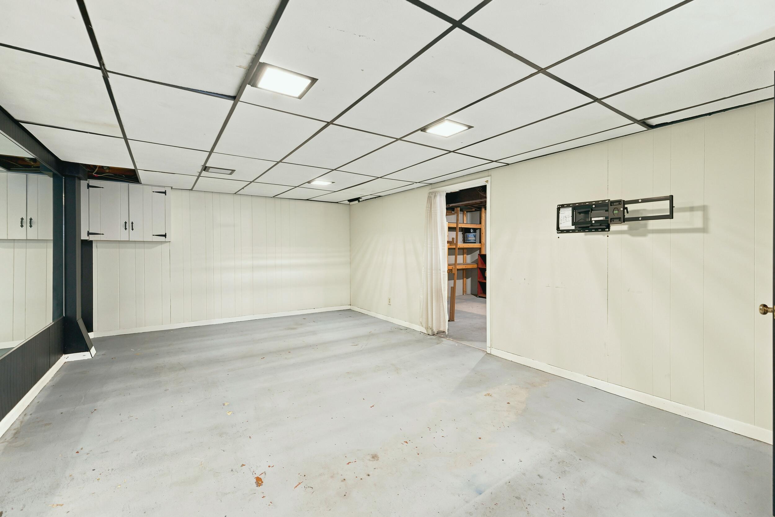 200 NE Lawndale Avenue Grand Rapids MI 49503