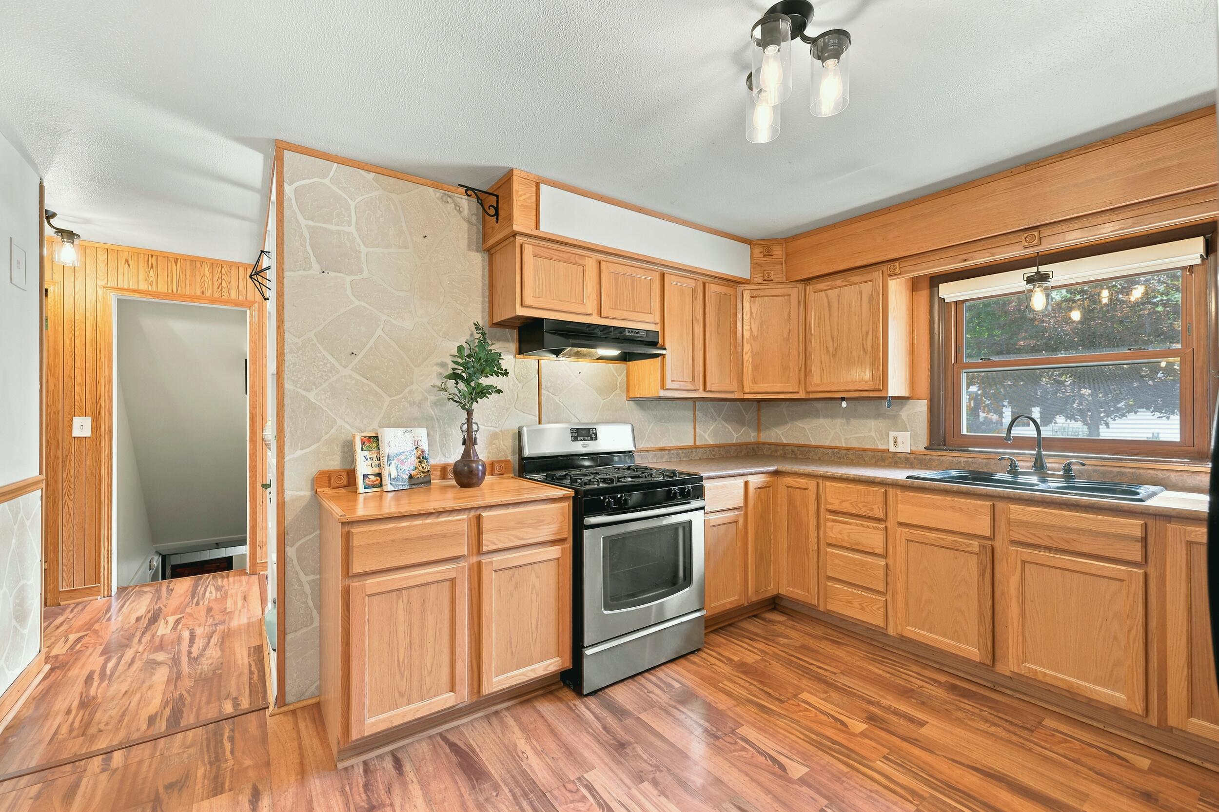 200 NE Lawndale Avenue Grand Rapids MI 49503
