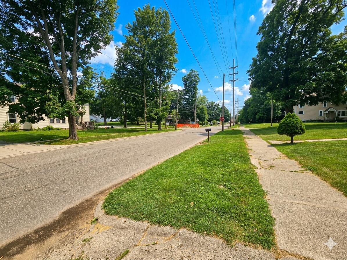 303 Orchard Street Dowagiac MI 49047