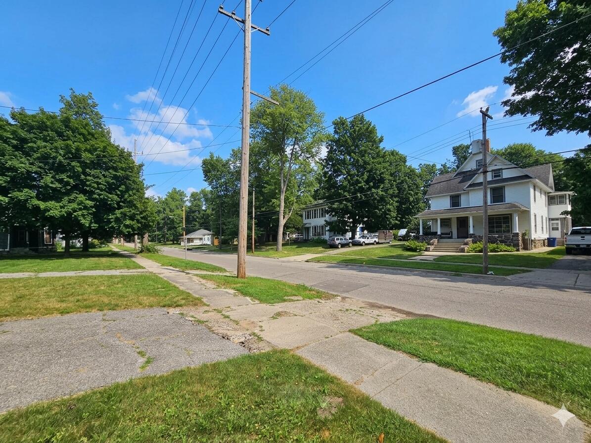 303 Orchard Street Dowagiac MI 49047