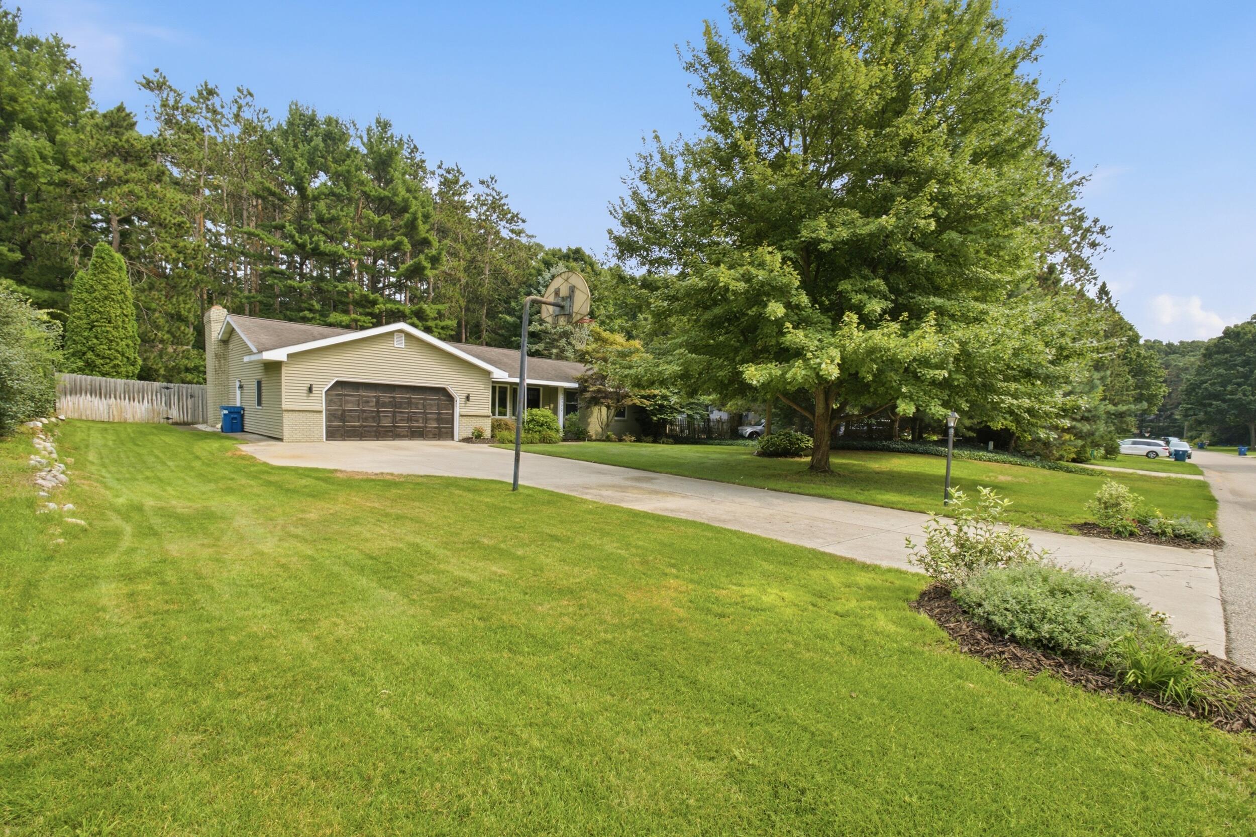 13172 Sikkema Drive Grand Haven MI 49417