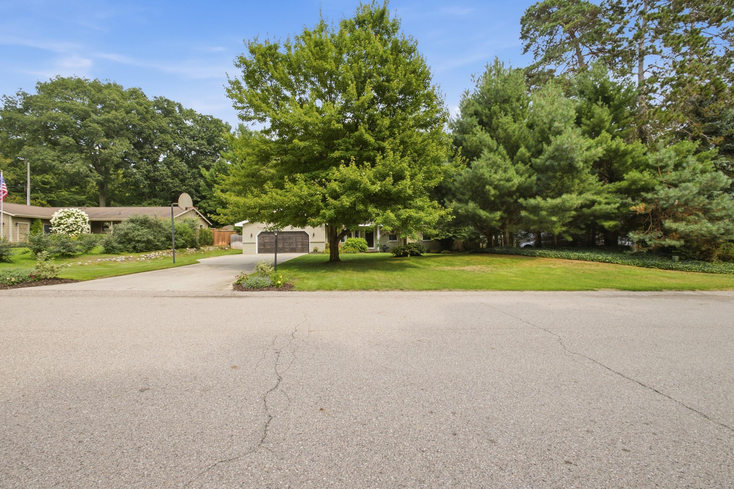 13172 Sikkema Drive Grand Haven MI 49417