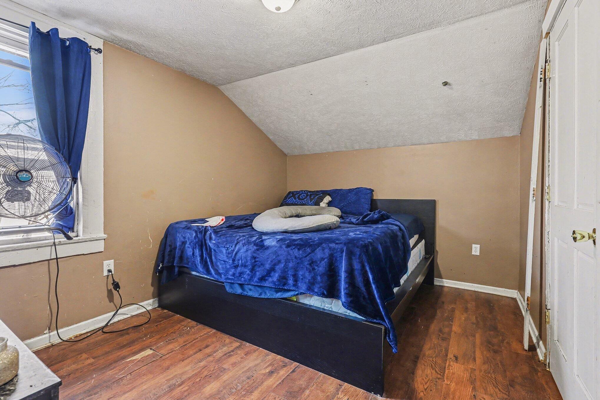 904 College Avenue NE Grand Rapids MI 49503