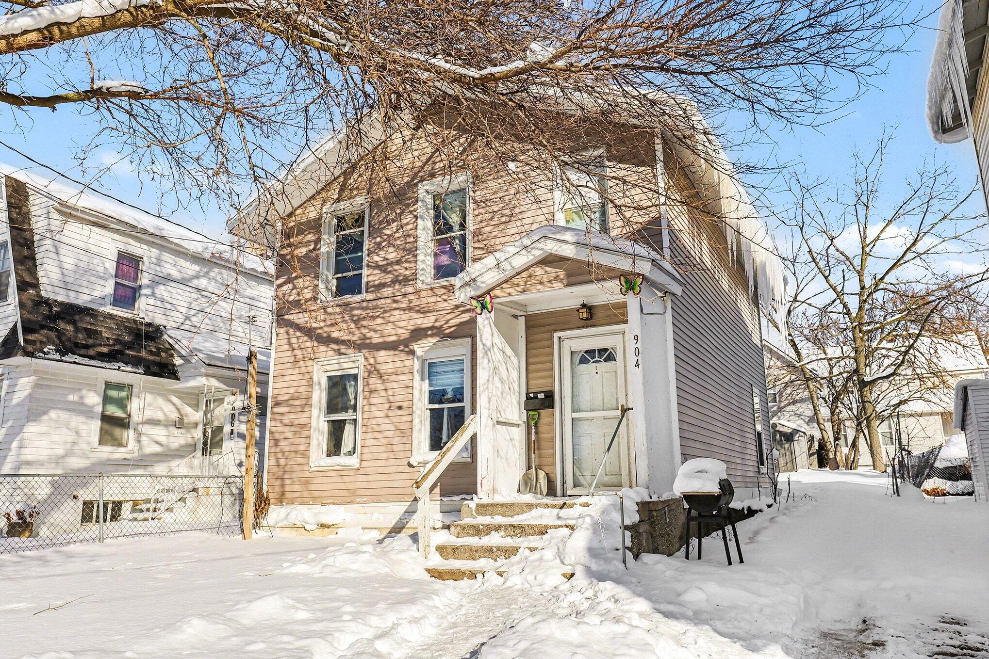 904 College Avenue NE Grand Rapids MI 49503