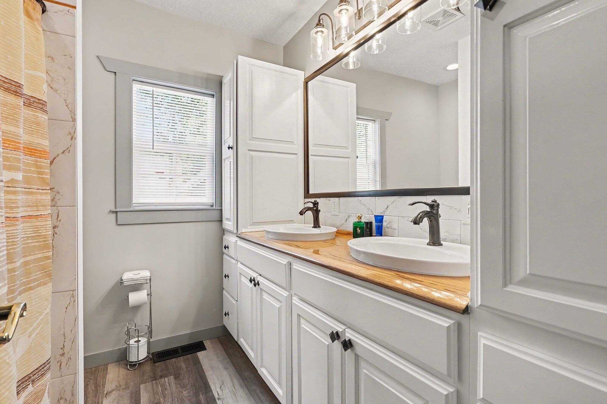 686 Marquette Avenue Muskegon MI 49442