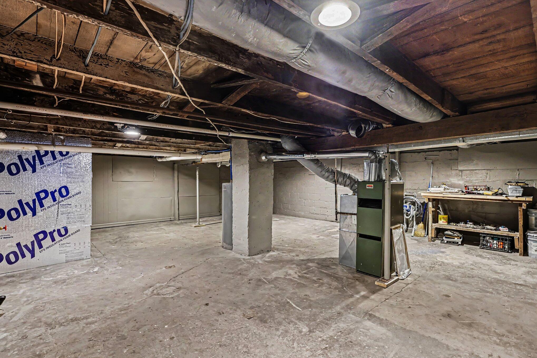686 Marquette Avenue Muskegon MI 49442