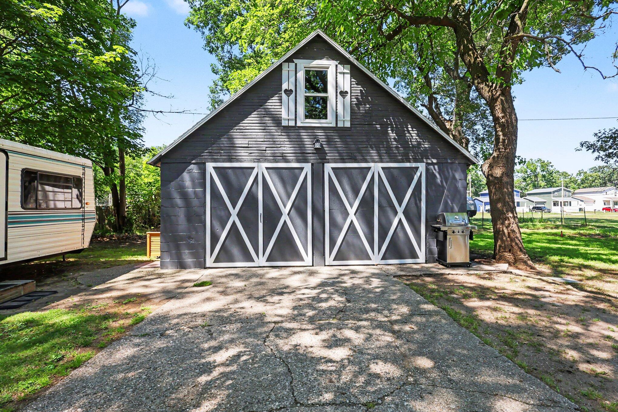 686 Marquette Avenue Muskegon MI 49442