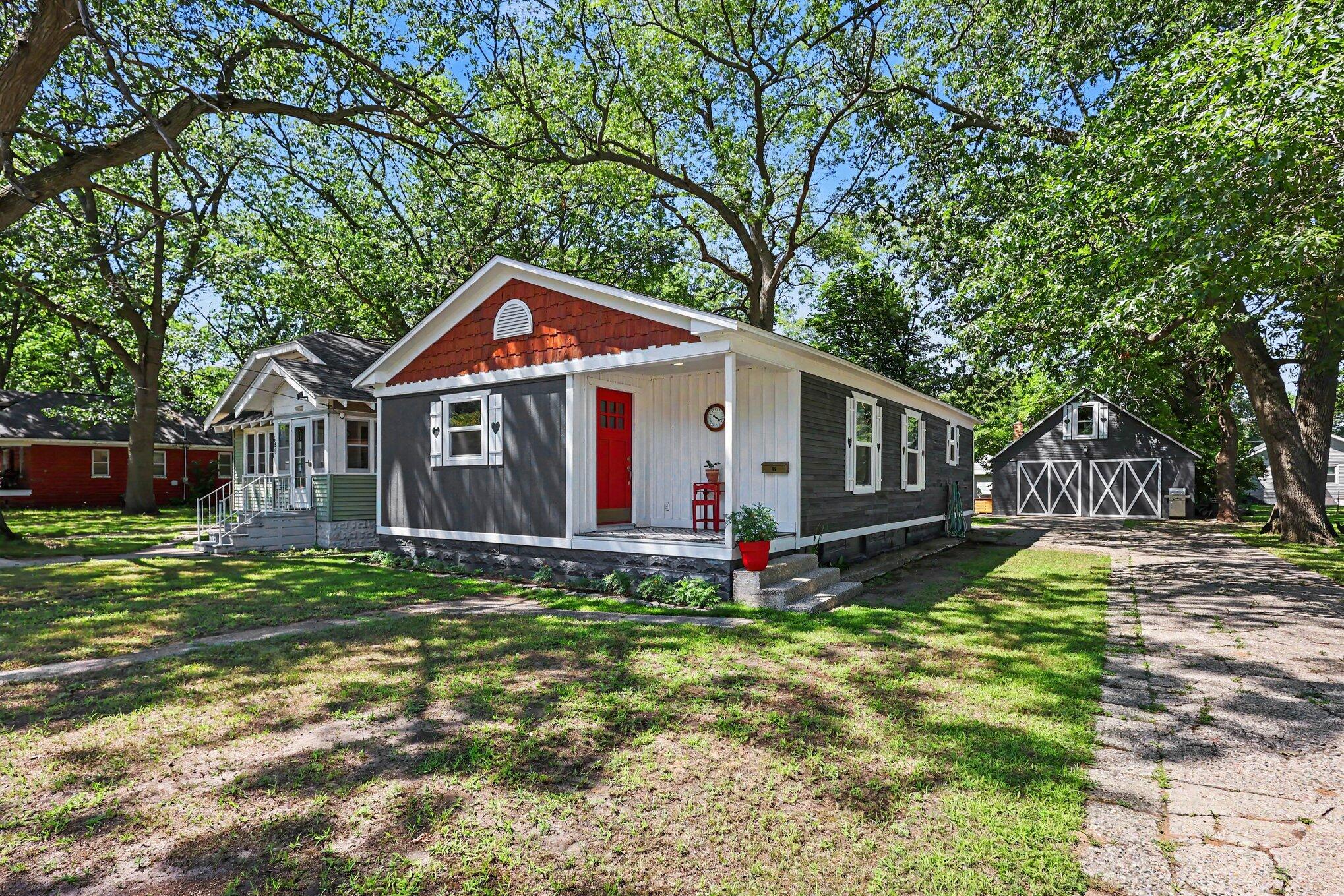 686 Marquette Avenue Muskegon MI 49442