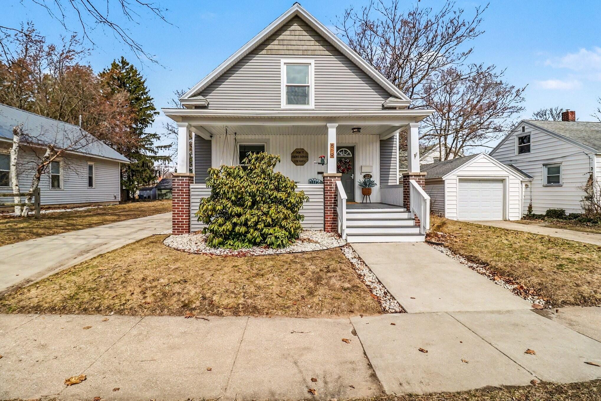 819 E Loomis Street Ludington MI 49431