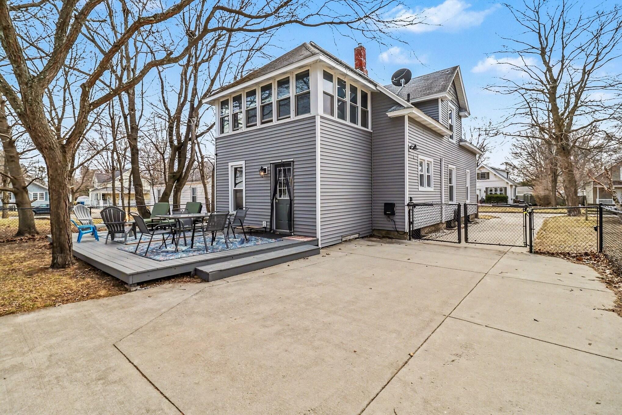 819 E Loomis Street Ludington MI 49431