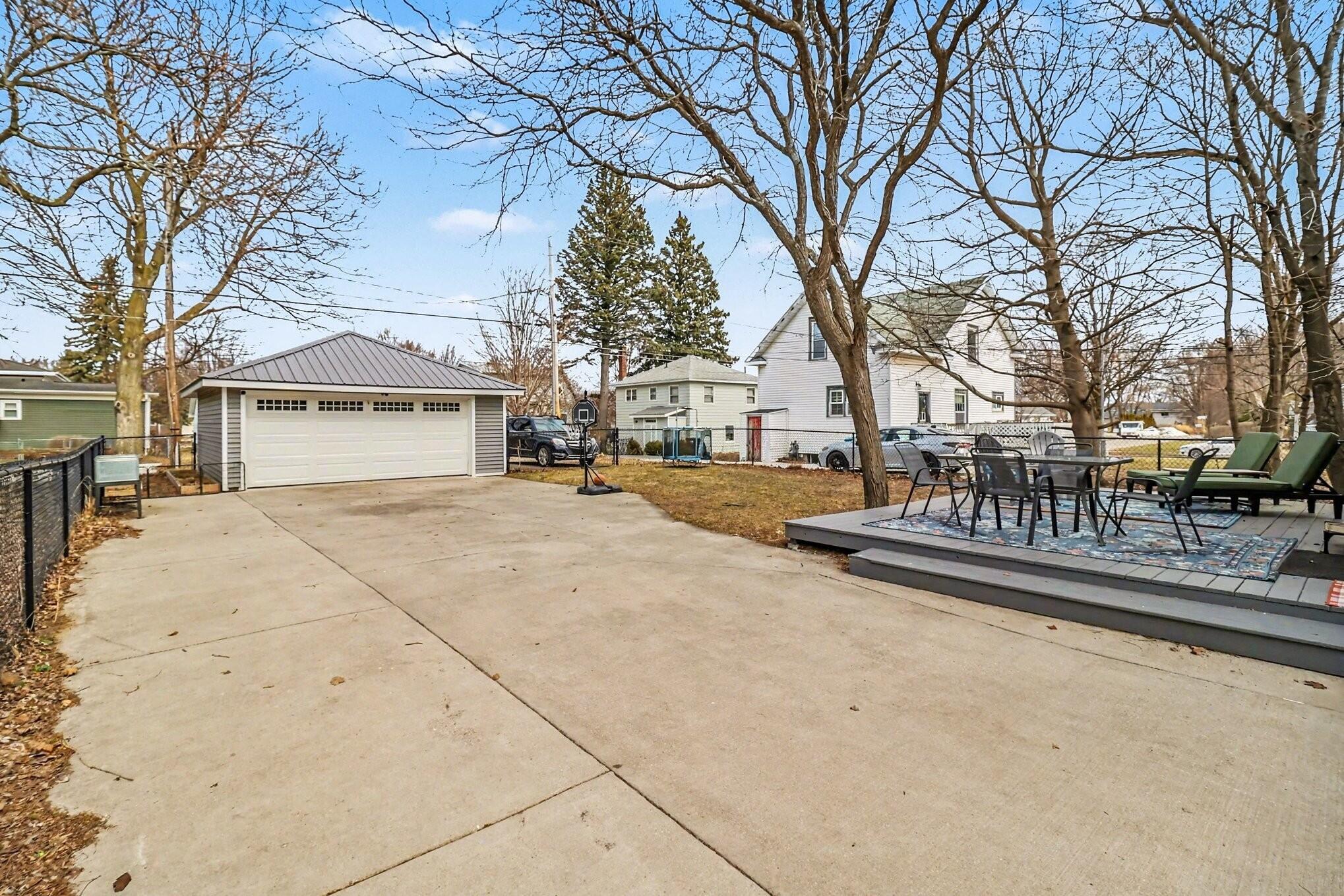 819 E Loomis Street Ludington MI 49431