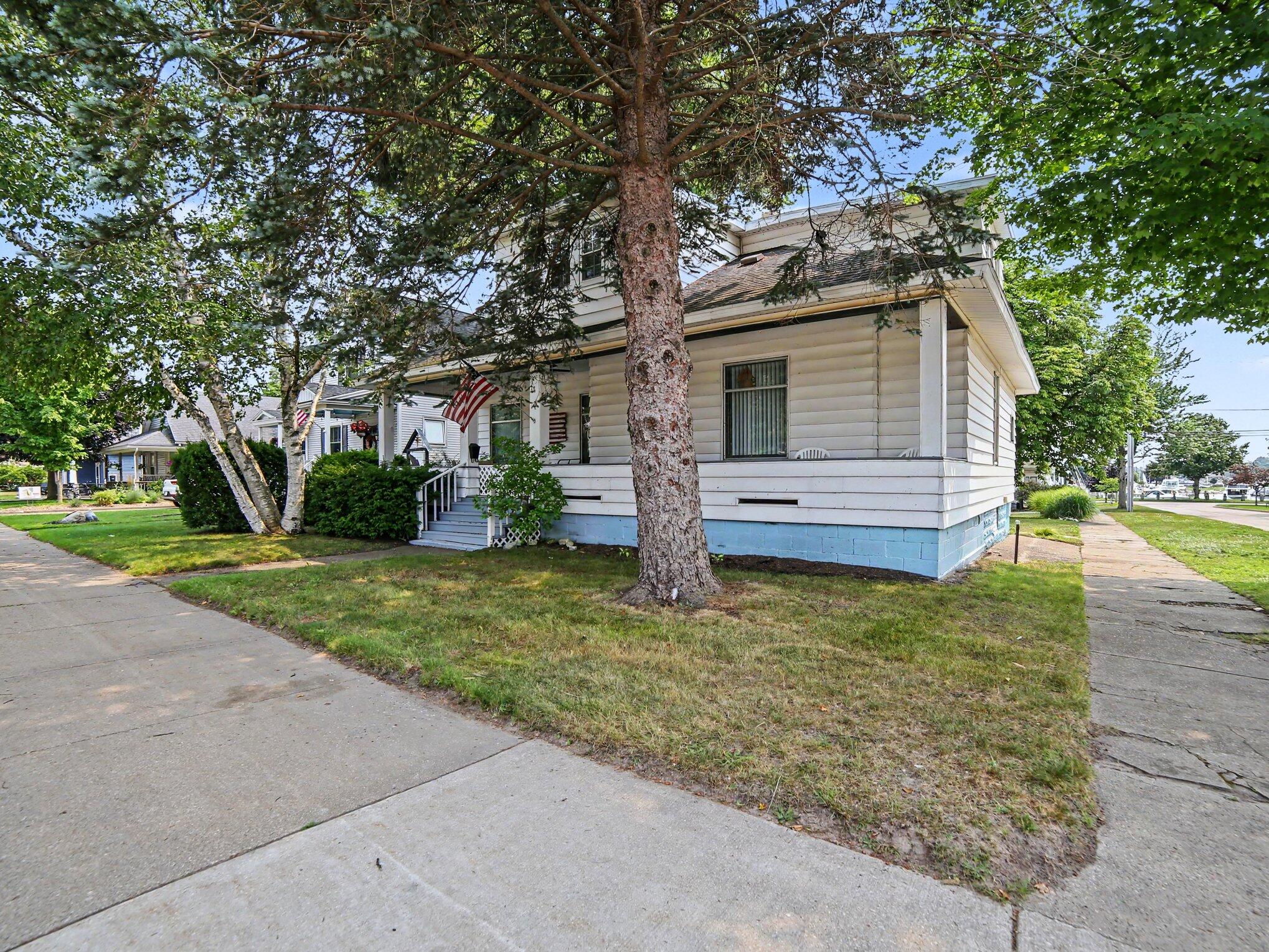 511 W Ludington Avenue Ludington MI 49431