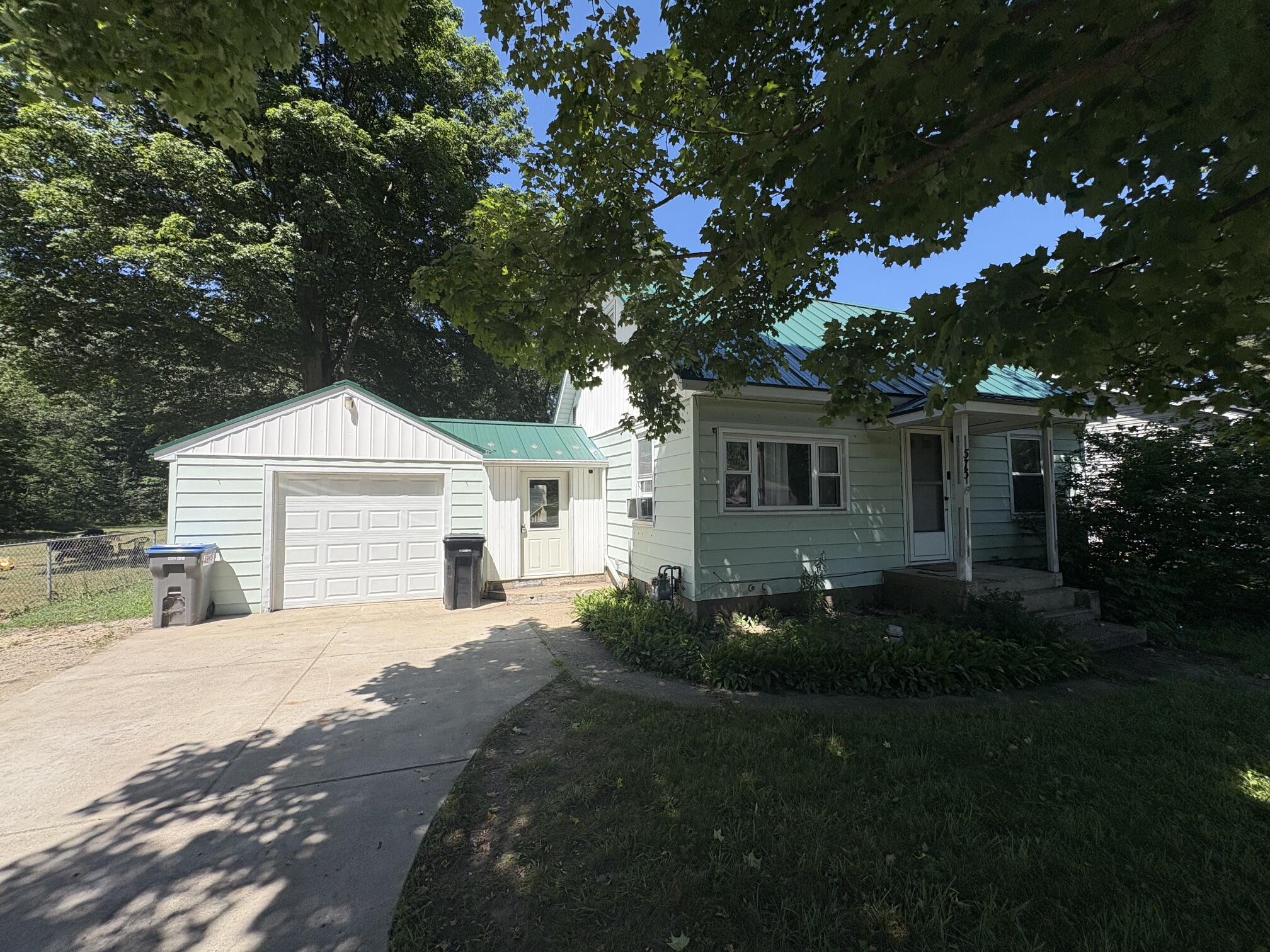 575 S Wolf Lake Road Muskegon MI 49442