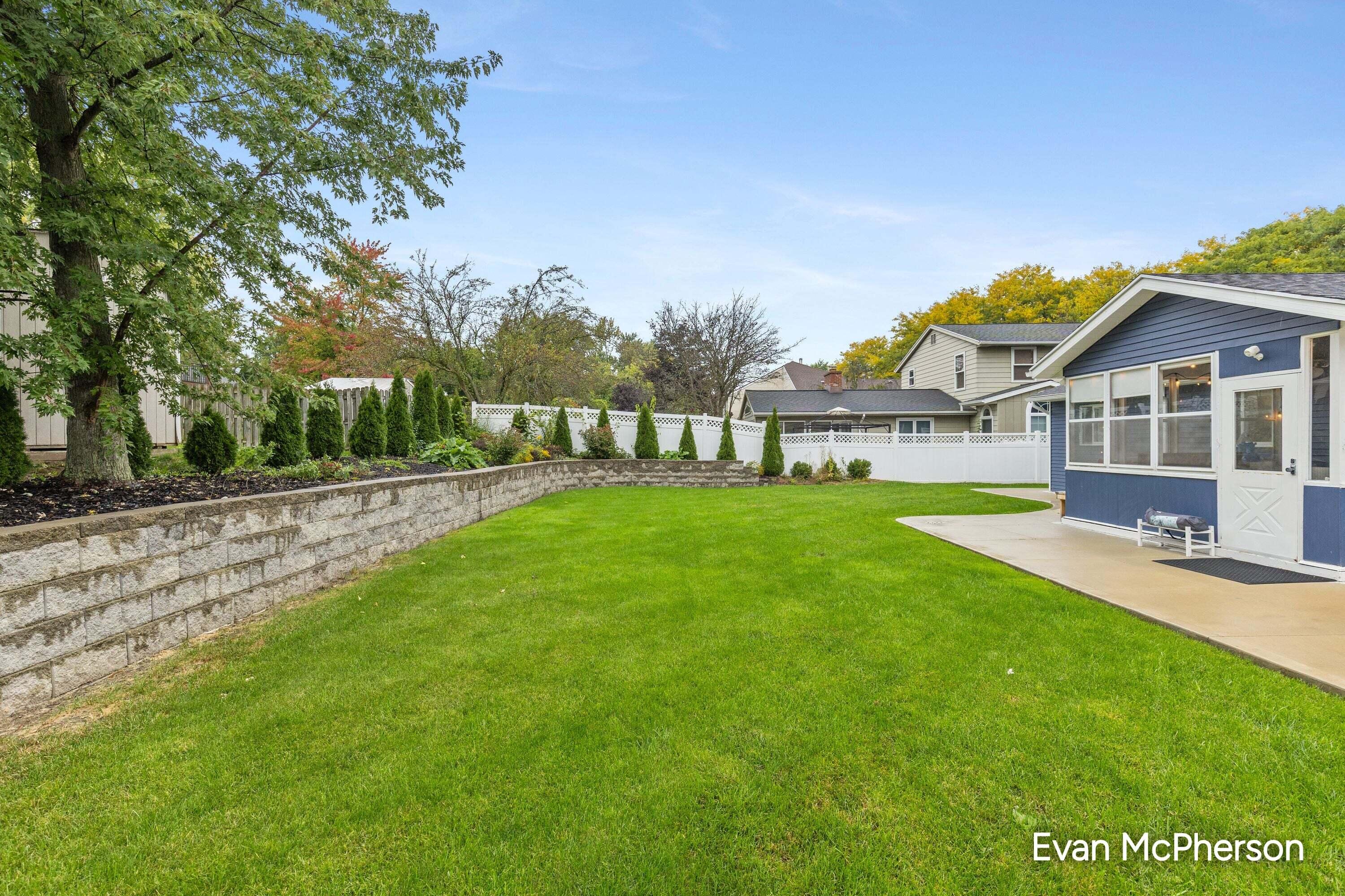 1805 Edgewood Avenue SE Grand Rapids MI 49506