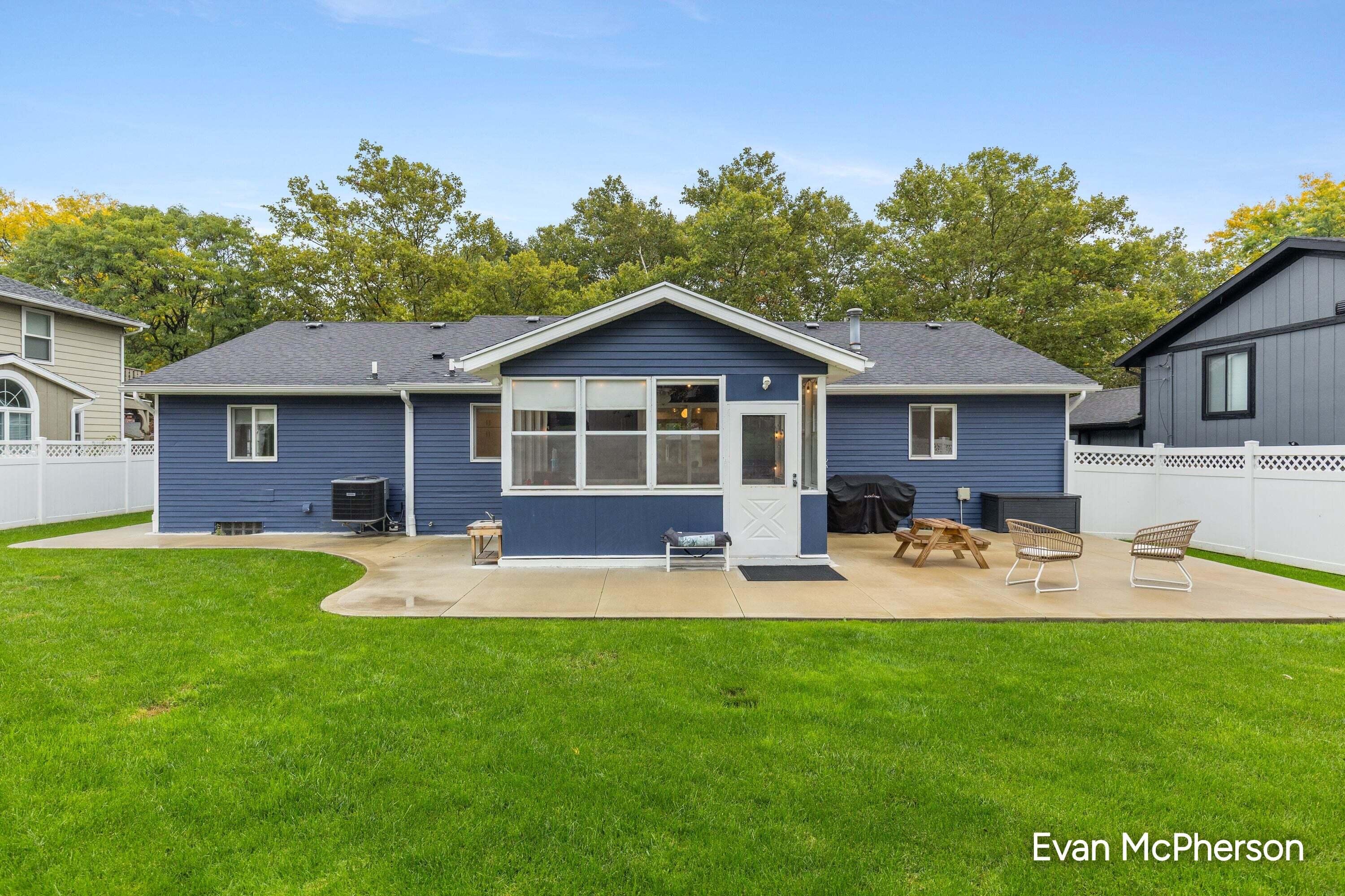 1805 Edgewood Avenue SE Grand Rapids MI 49506