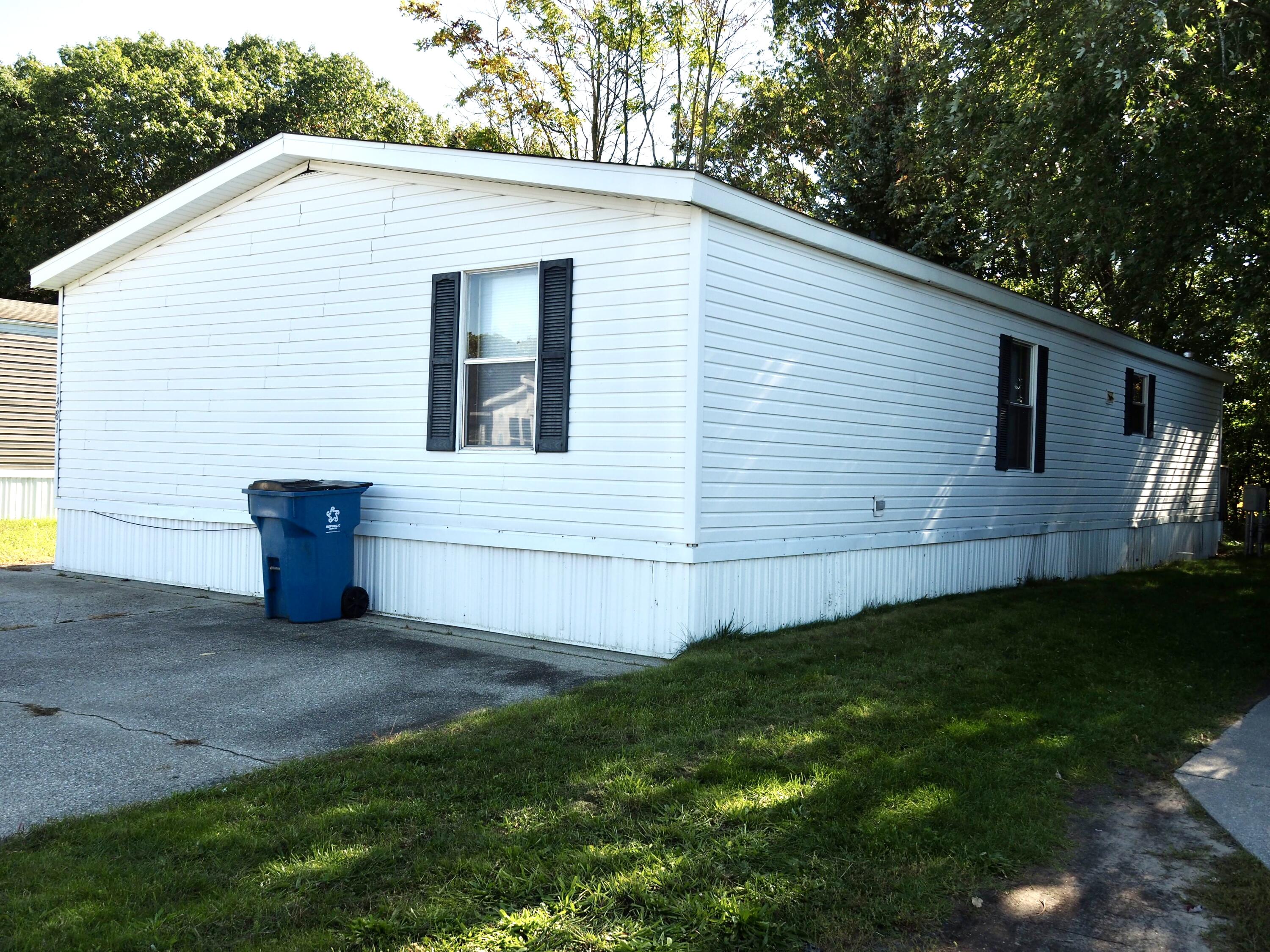 1481 Kenora Street Norton Shores MI 49444