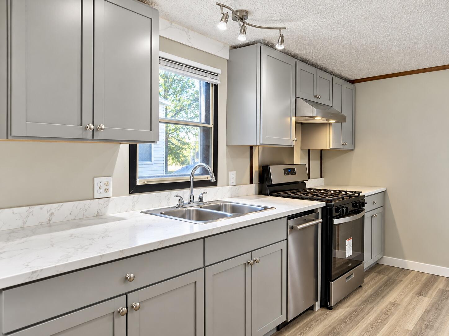 1481 Kenora Street Norton Shores MI 49444
