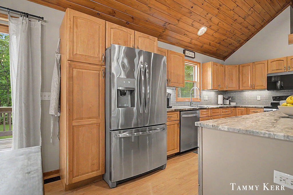 2535 52nd Street Fennville MI 49408