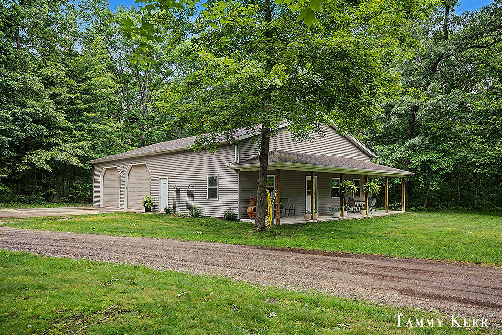 2535 52nd Street Fennville MI 49408