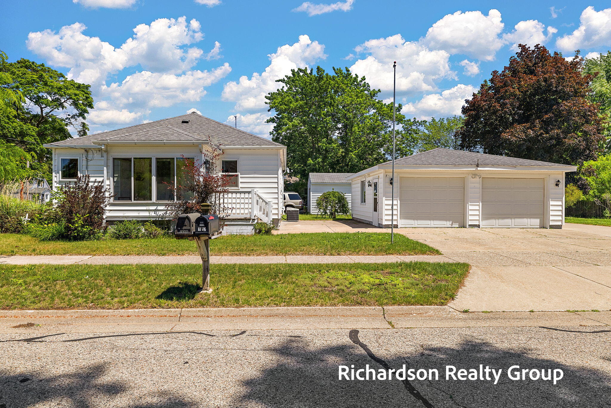 1702 Waverly Avenue Grand Haven MI 49417