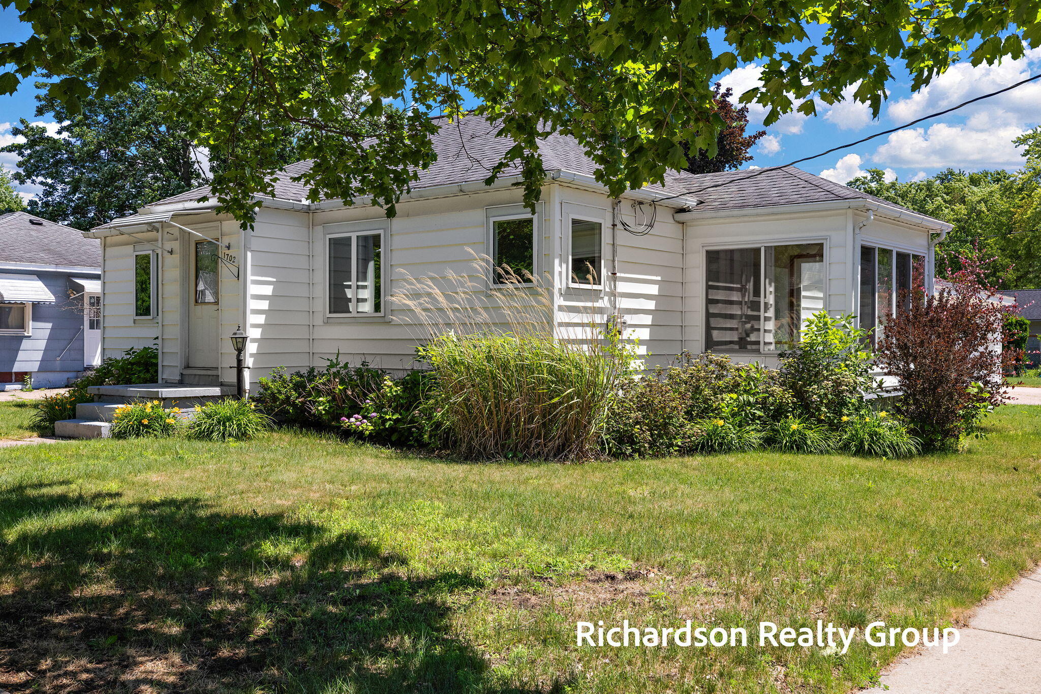 1702 Waverly Avenue Grand Haven MI 49417