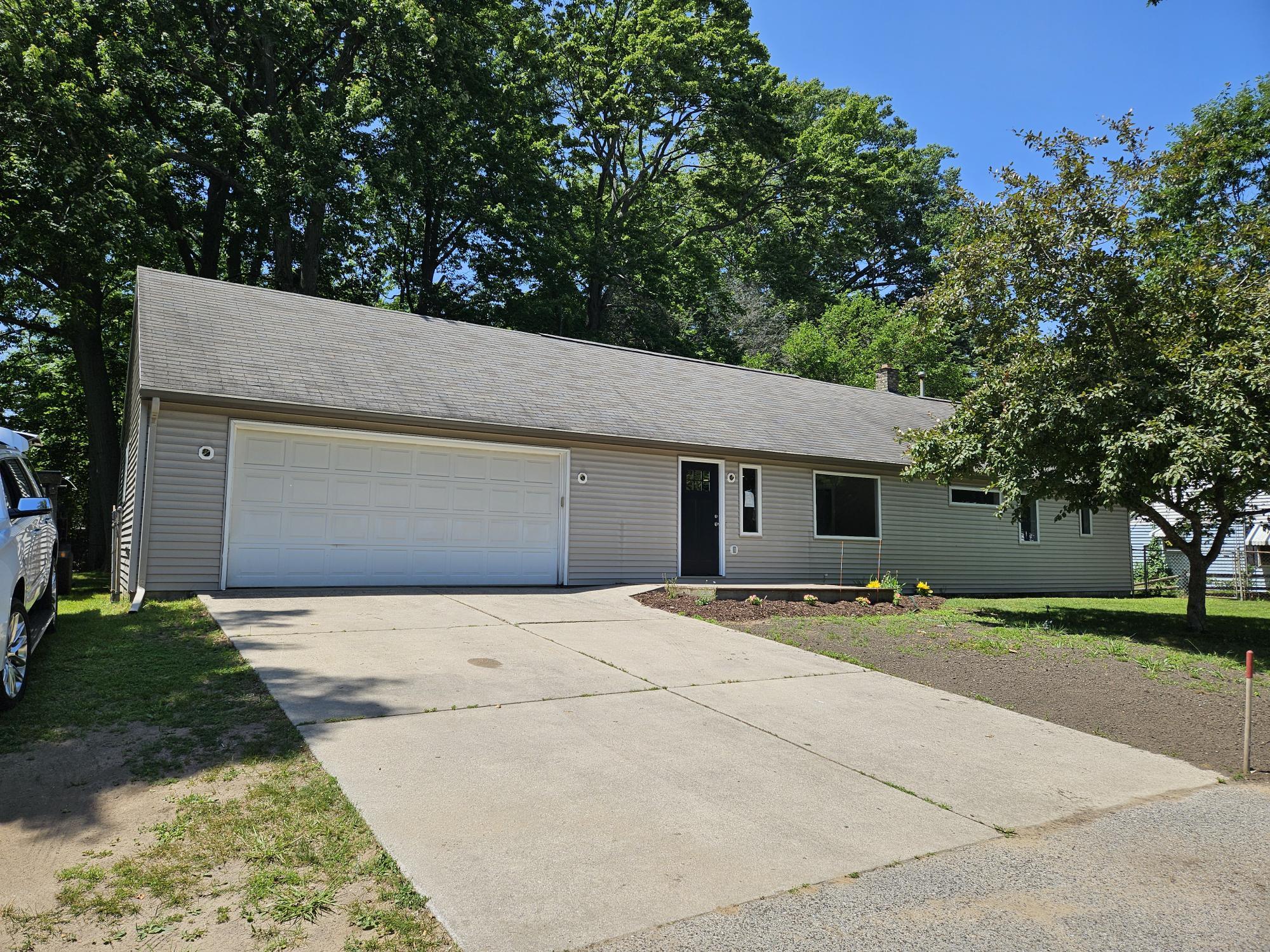 533 Seminole Road Muskegon MI 49444