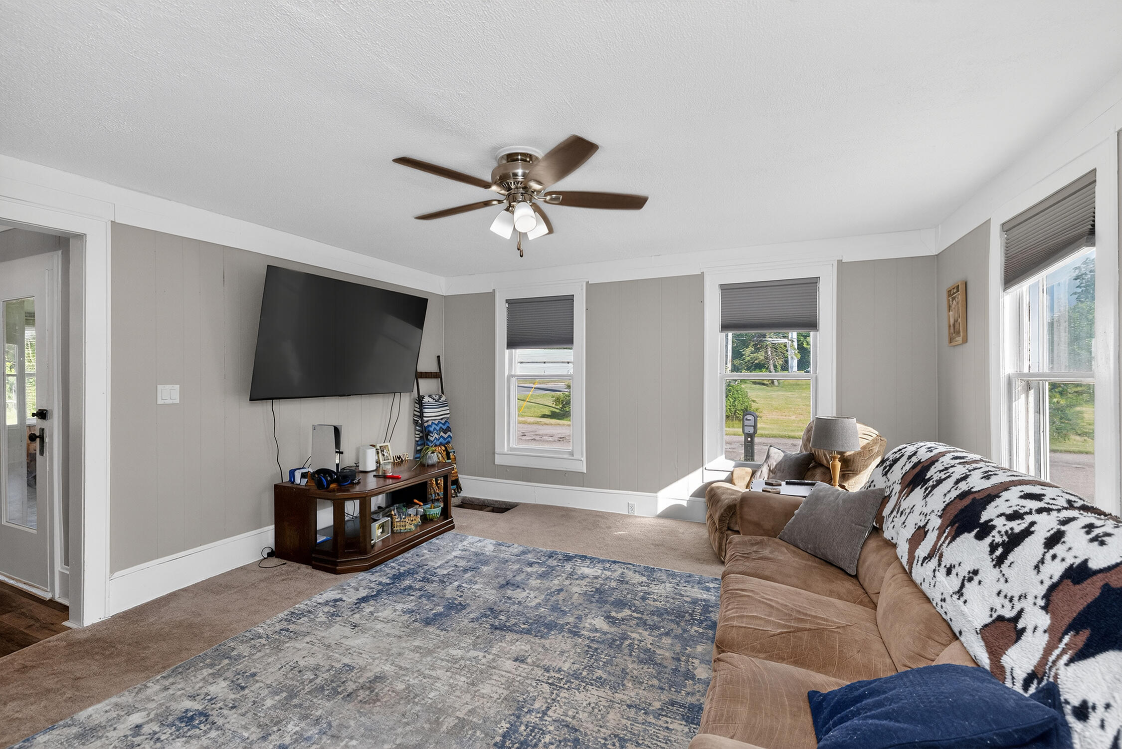 123 Hilltop Lane Cassopolis MI 49031