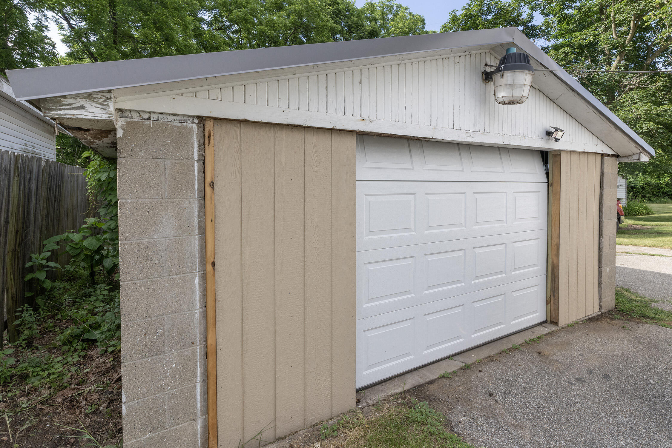 123 Hilltop Lane Cassopolis MI 49031