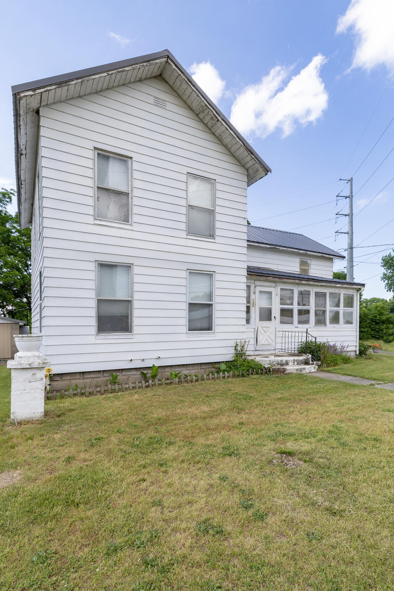 123 Hilltop Lane Cassopolis MI 49031