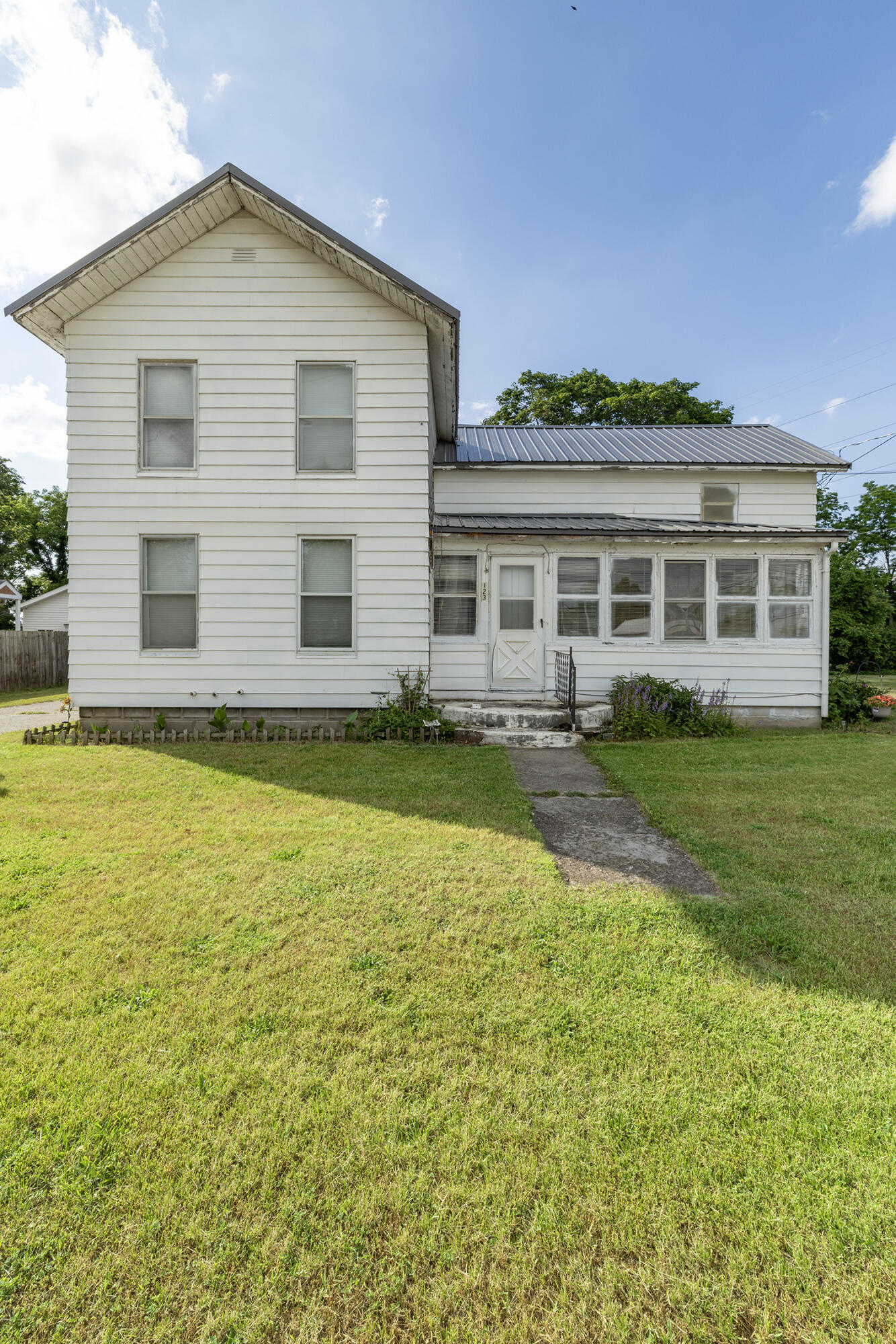 123 Hilltop Lane Cassopolis MI 49031