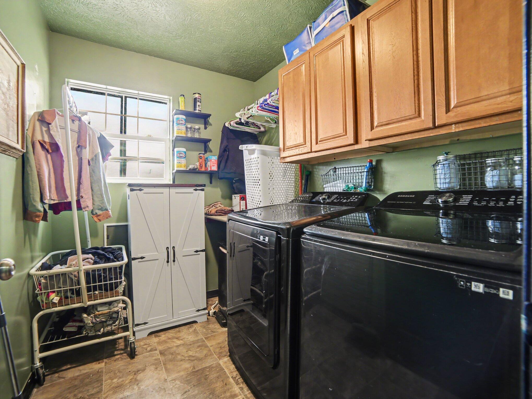 280 Iona Avenue Muskegon MI 49442