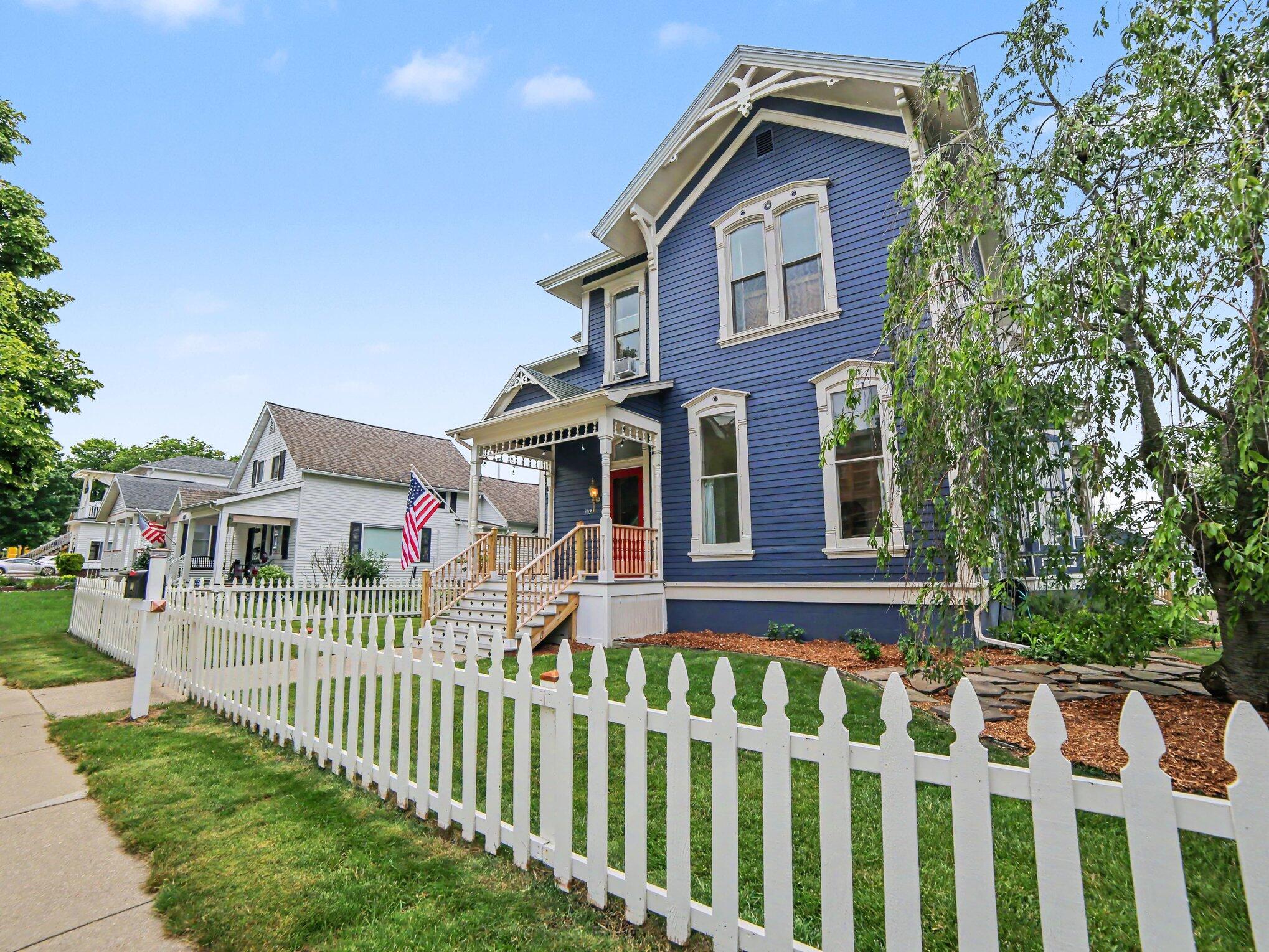 302 E Court Street Ludington MI 49431