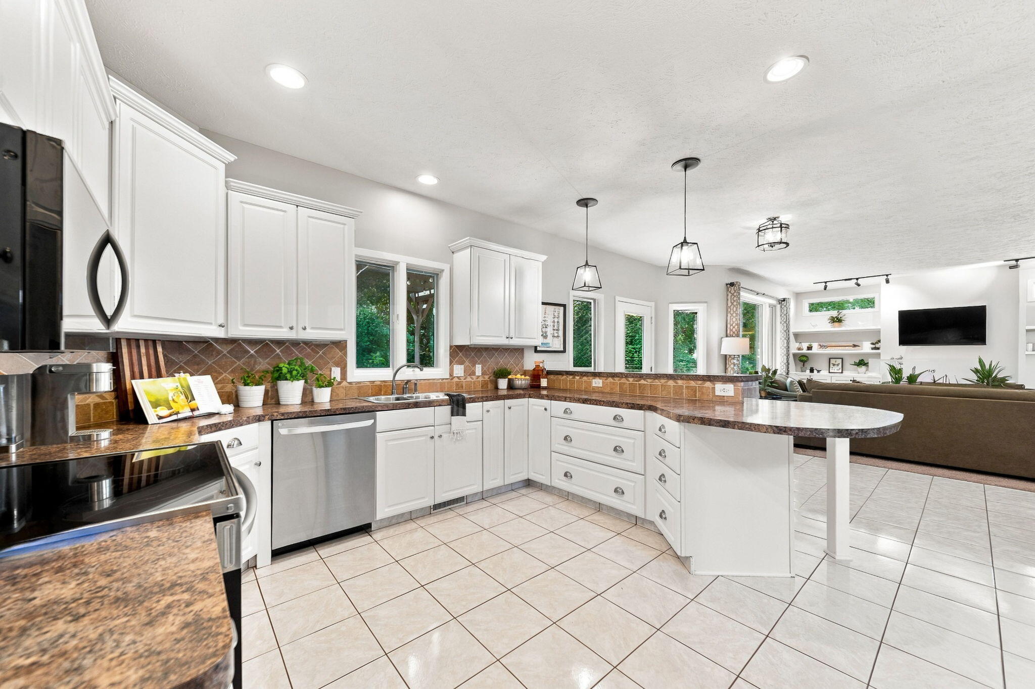 6274 Miramonte Drive NE Rockford MI 49341