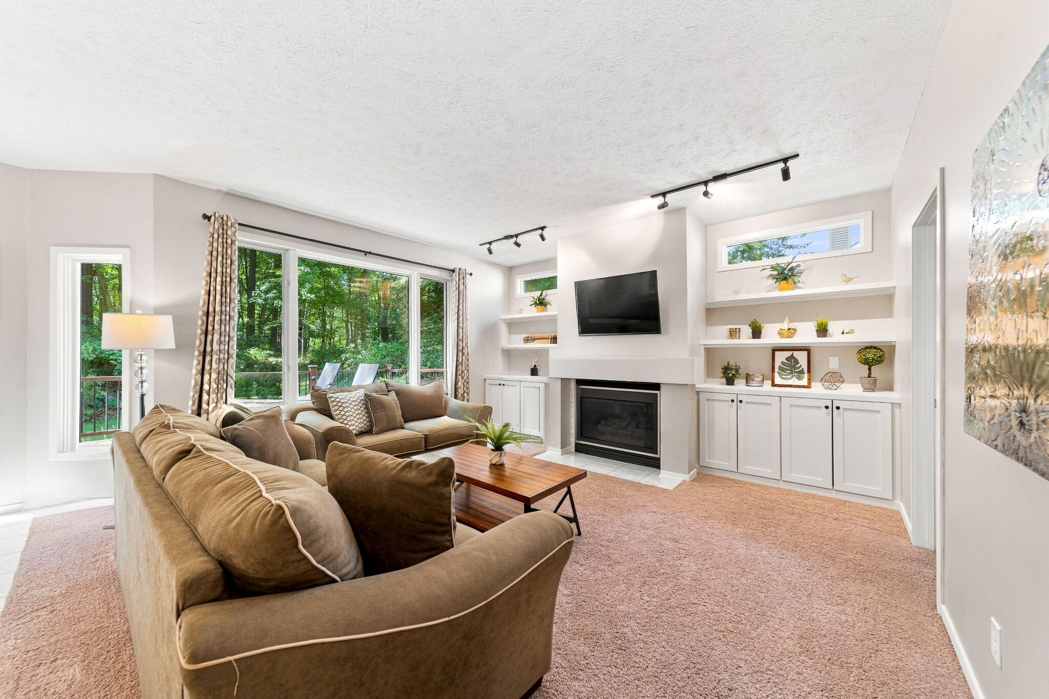 6274 Miramonte Drive NE Rockford MI 49341