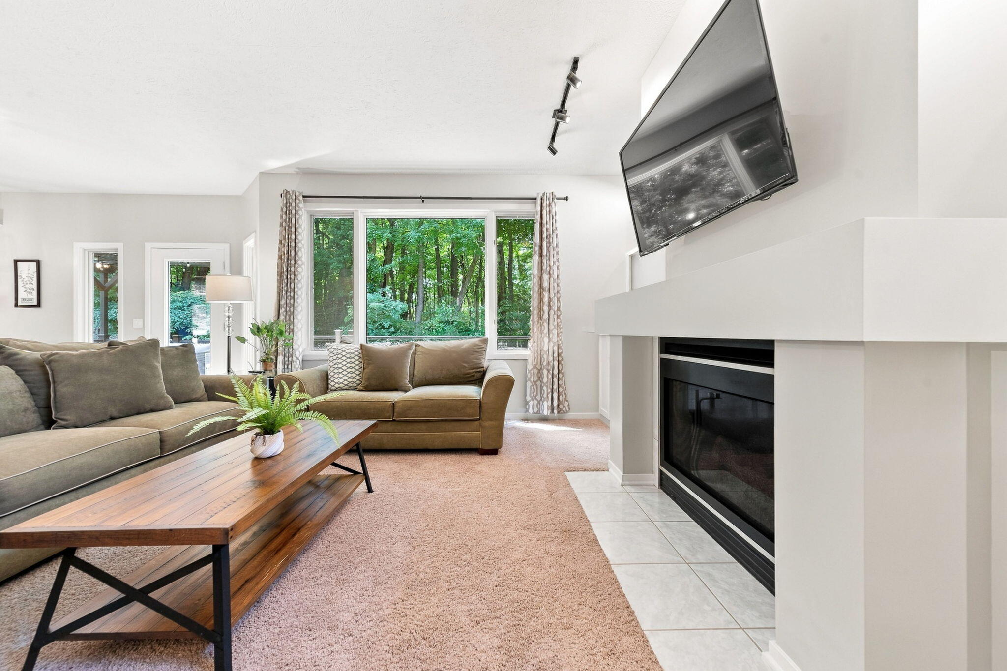 6274 Miramonte Drive NE Rockford MI 49341