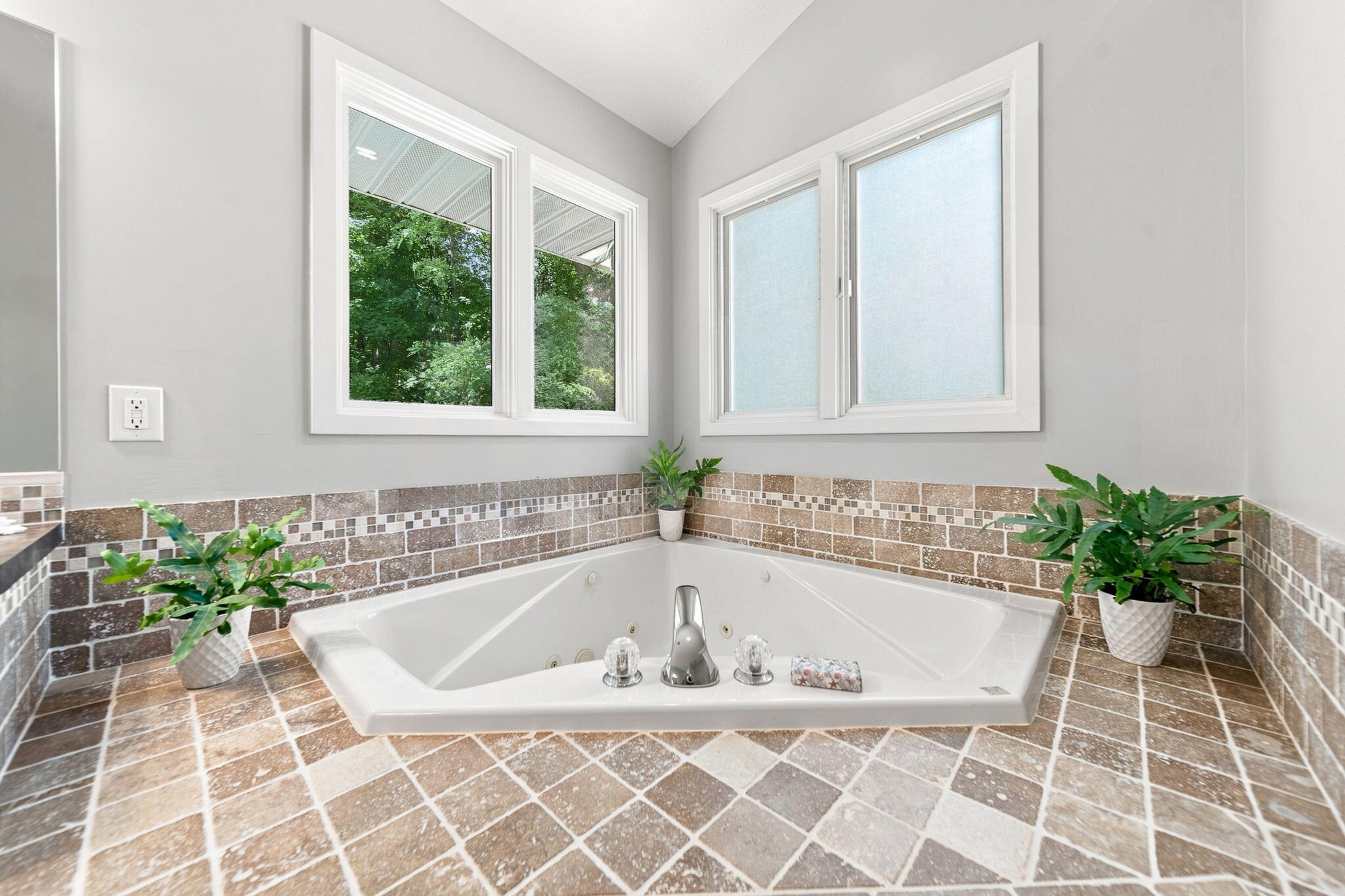 6274 Miramonte Drive NE Rockford MI 49341