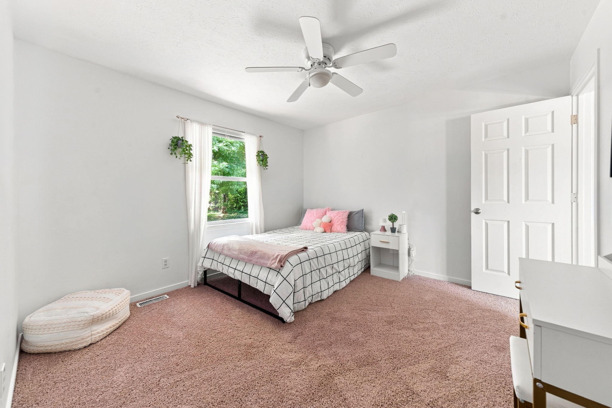 6274 Miramonte Drive NE Rockford MI 49341