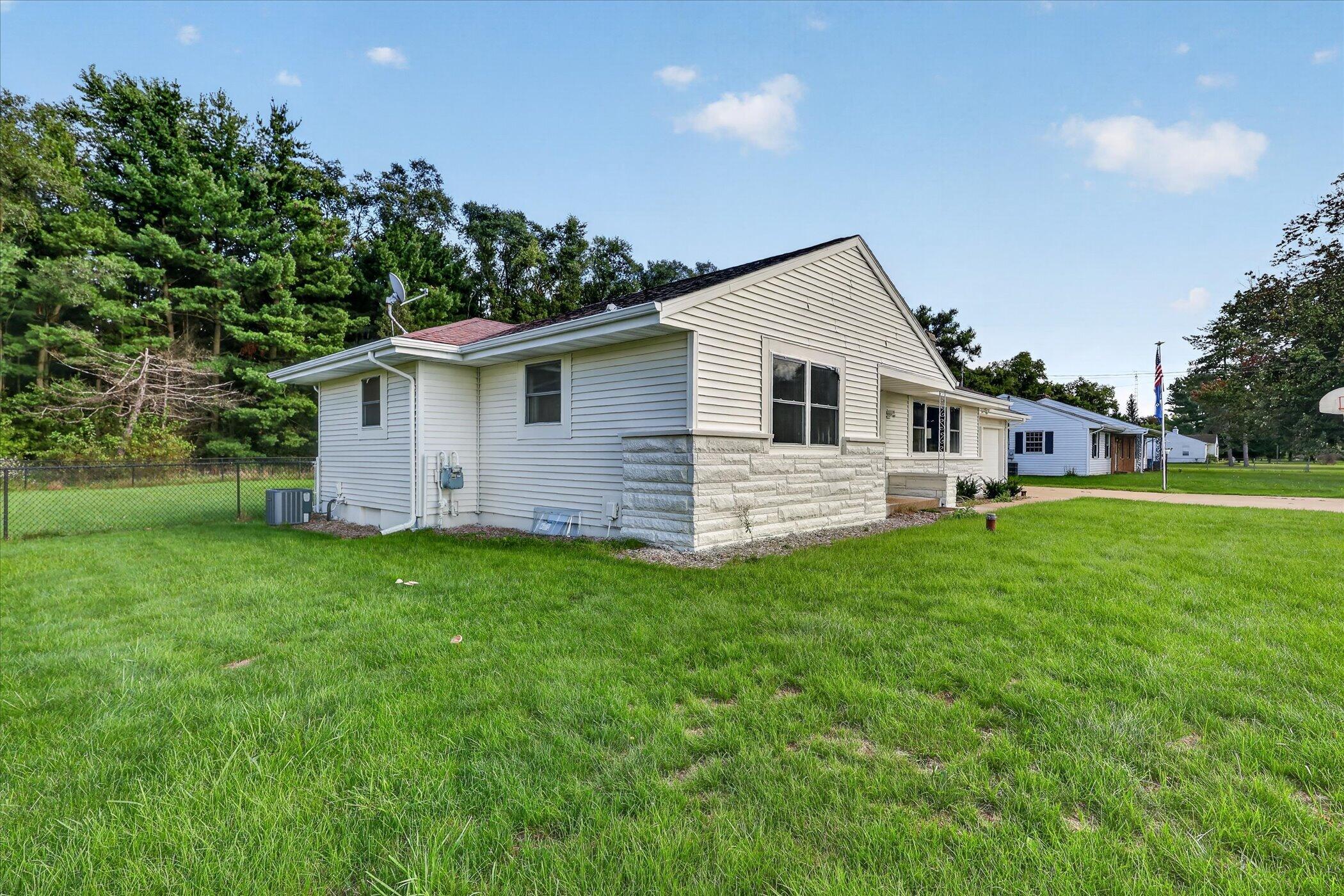 6896 N Riverview Drive Kalamazoo MI 49004