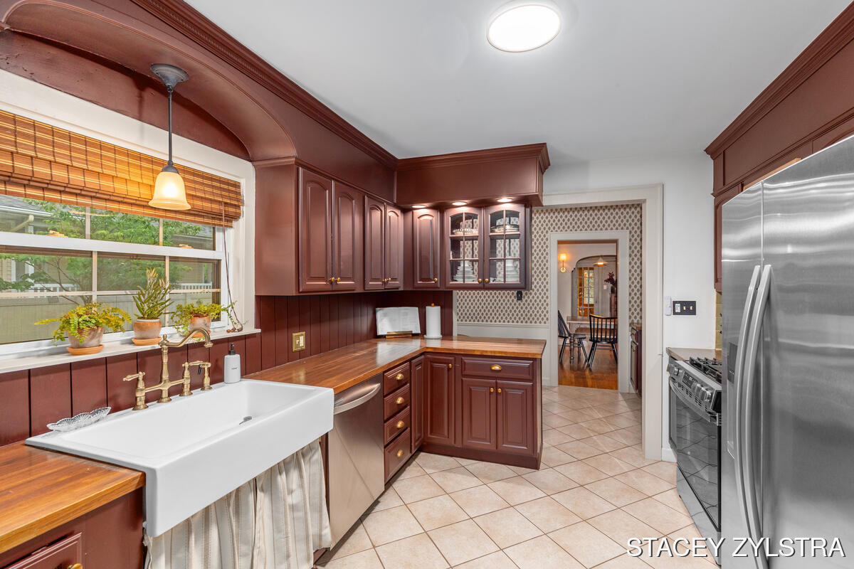 3331 Fulton Street E Grand Rapids MI 49546